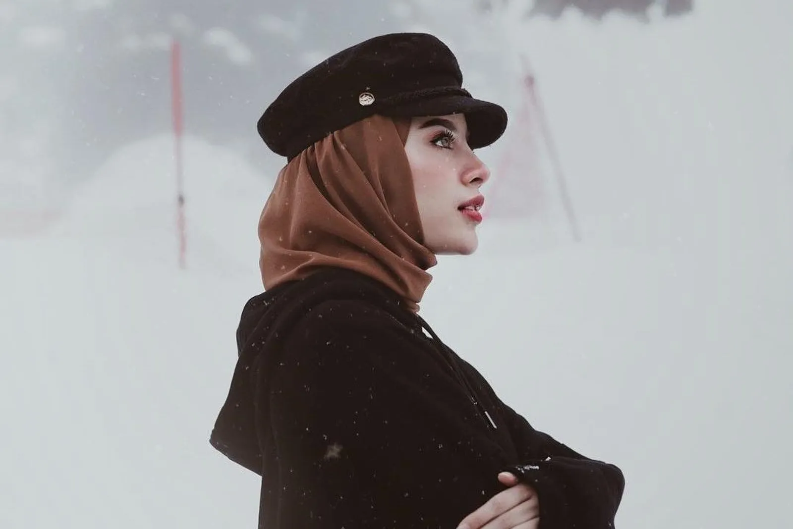 Tampil Hits, Ini Dia 11 Rekomendasi Aksesori Hijab yang Bisa Dimiliki