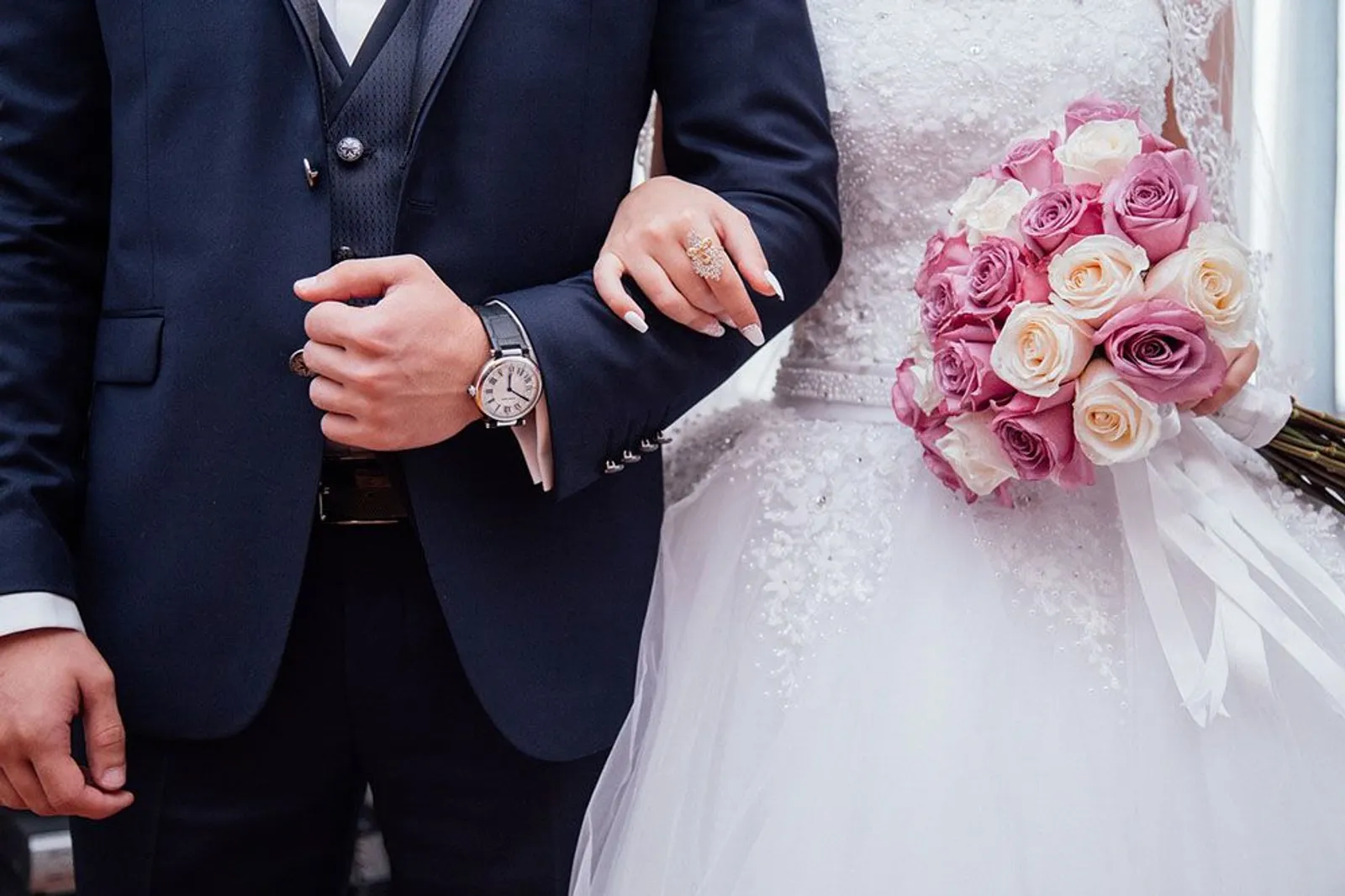 13 Tweet Lucu Ini Menggambarkan Apa yang Terjadi dalam Pernikahan