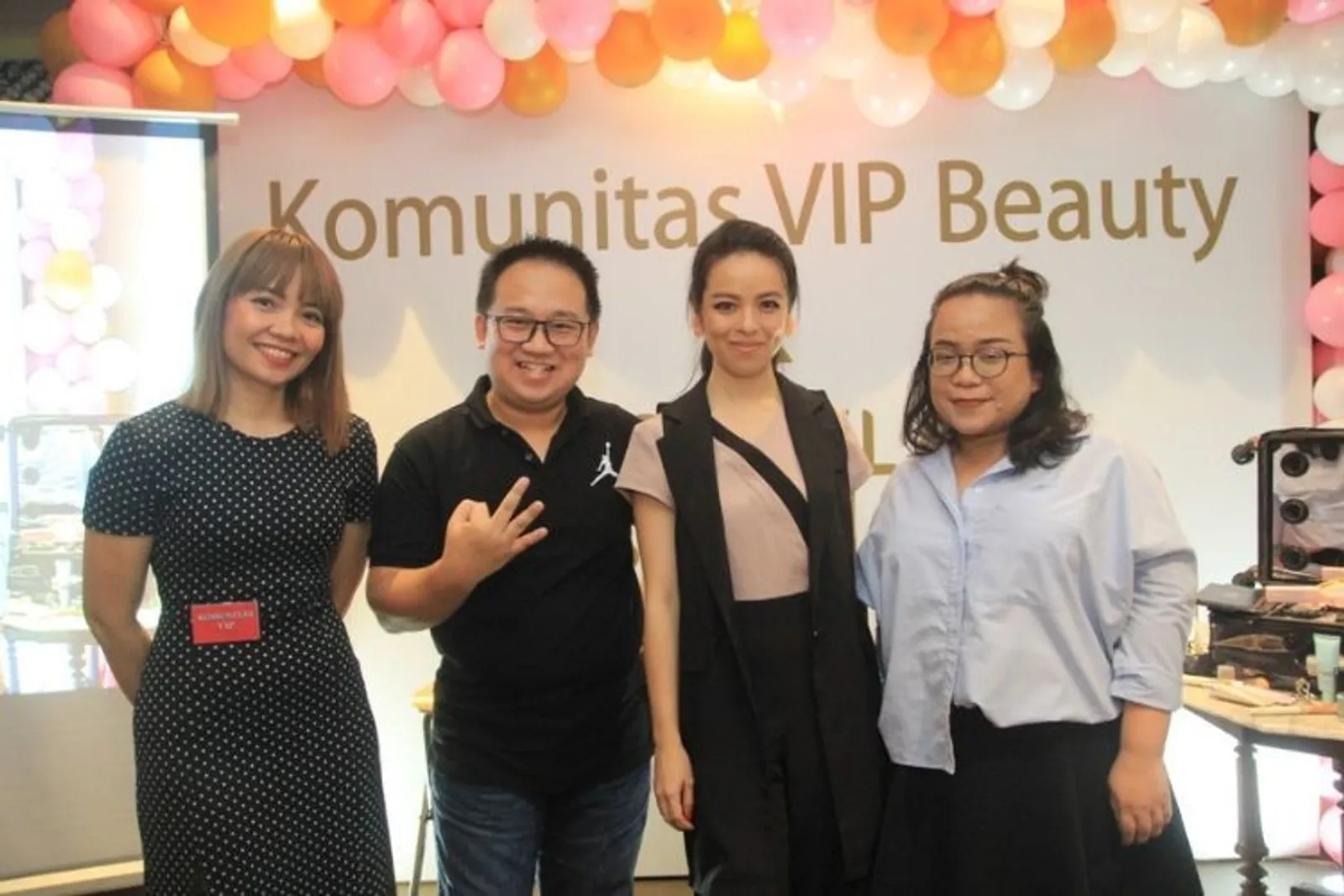 Serunya Belajar Makeup Bersama Komunitas VIP Beauty