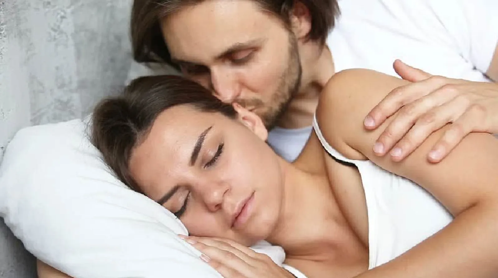7 Kebiasaan Pasangan yang Buat Seks Selalu Intim 