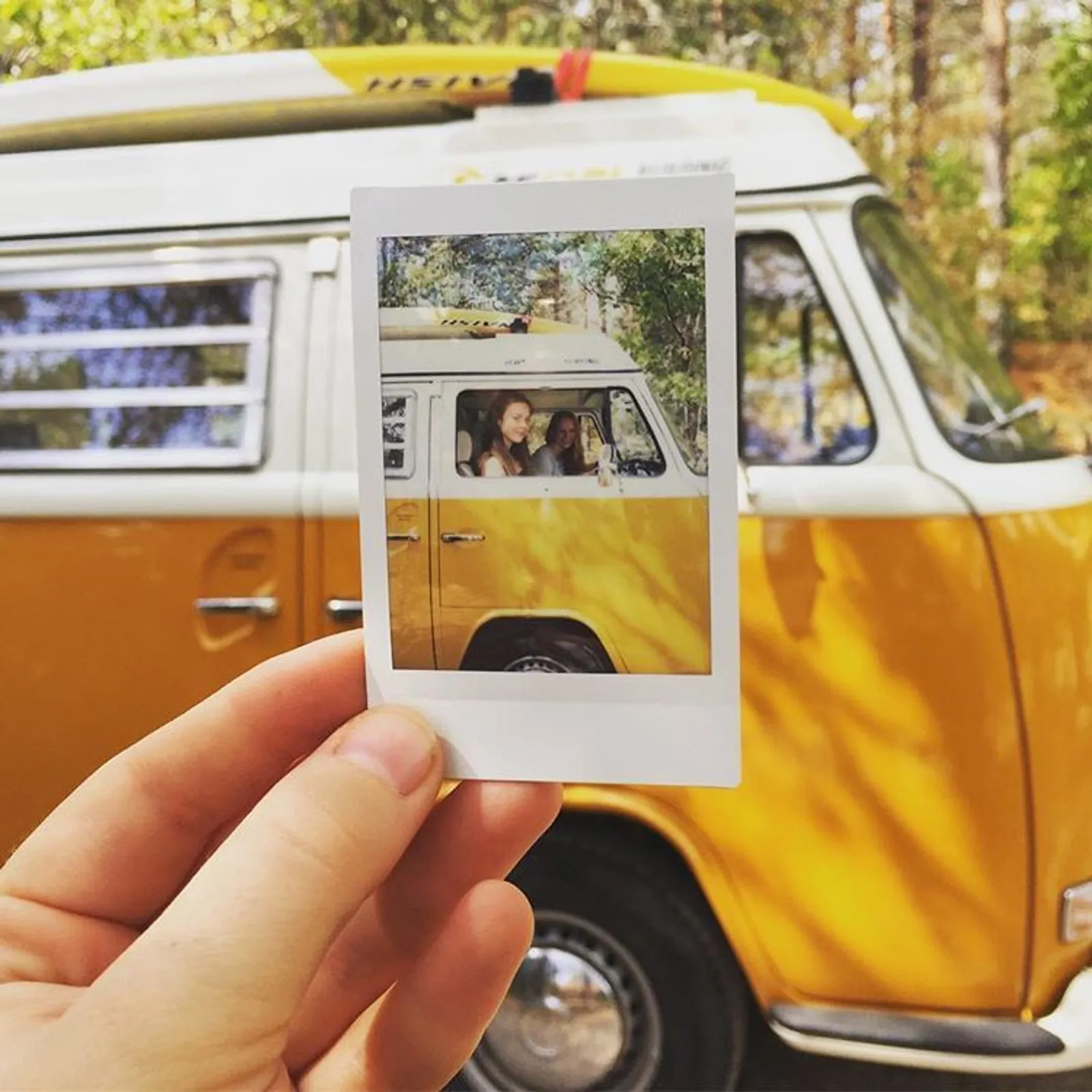 Foto Unik di Mobil Van Saat Traveling yang Bikin 'Mupeng'