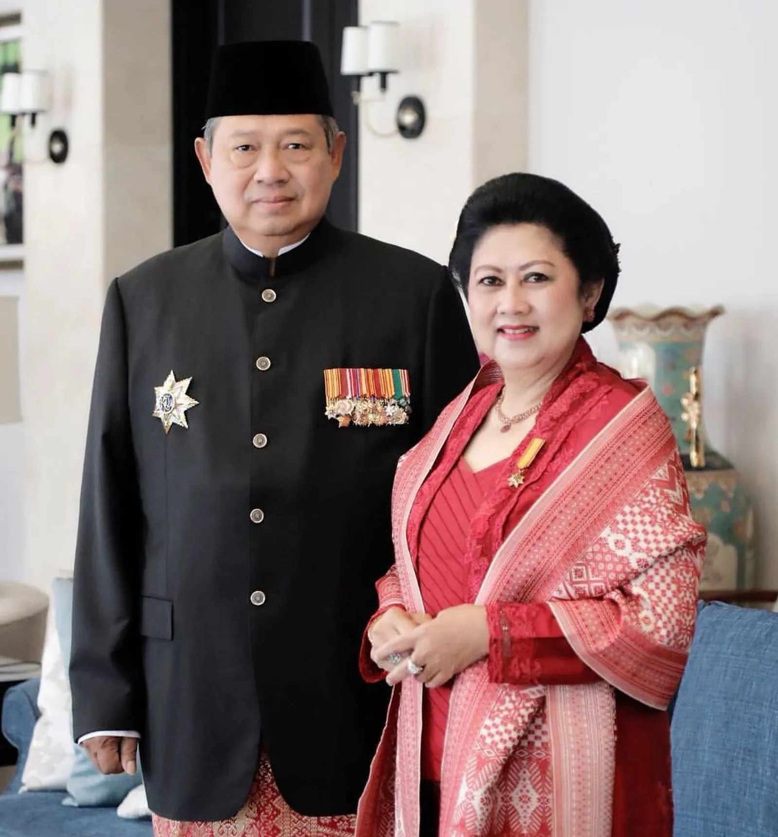 Gaya Kompak Ani Yudhoyono Ditemani SBY yang Akan Selalu Kita Kenang