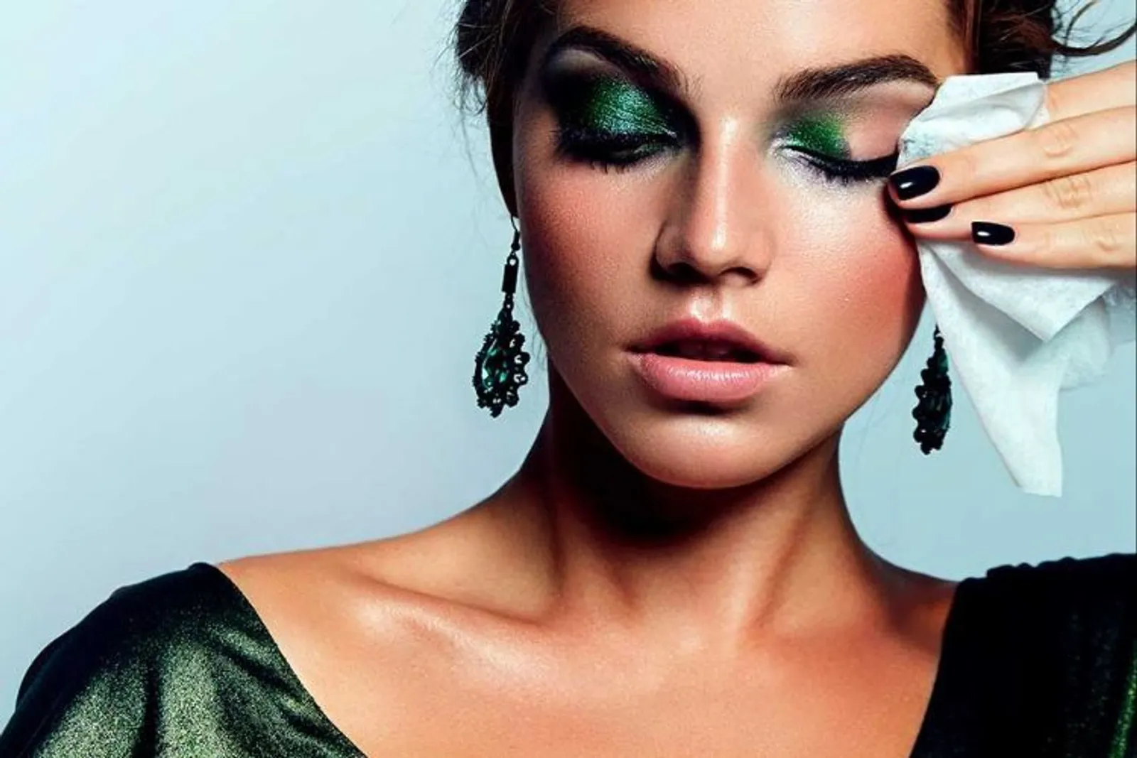 Cara Membersihkan Makeup yang Benar