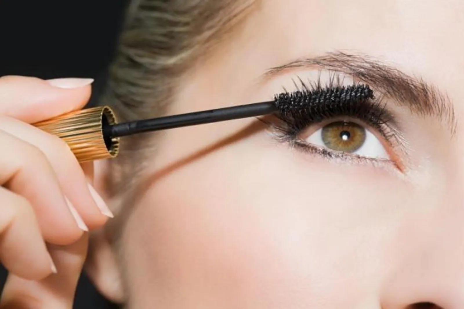 Supaya Makeup-mu Lebih Tahan Lama, Coba 7 Tips Ini Yuk!