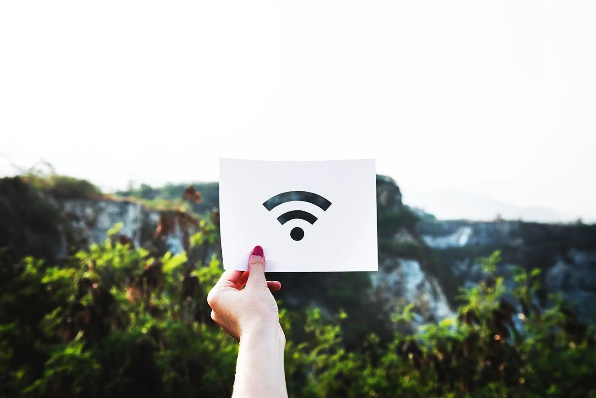 Aduh, Hati-Hati Pakai Akses WiFi Saat Menginap di Hotel & Airbnb