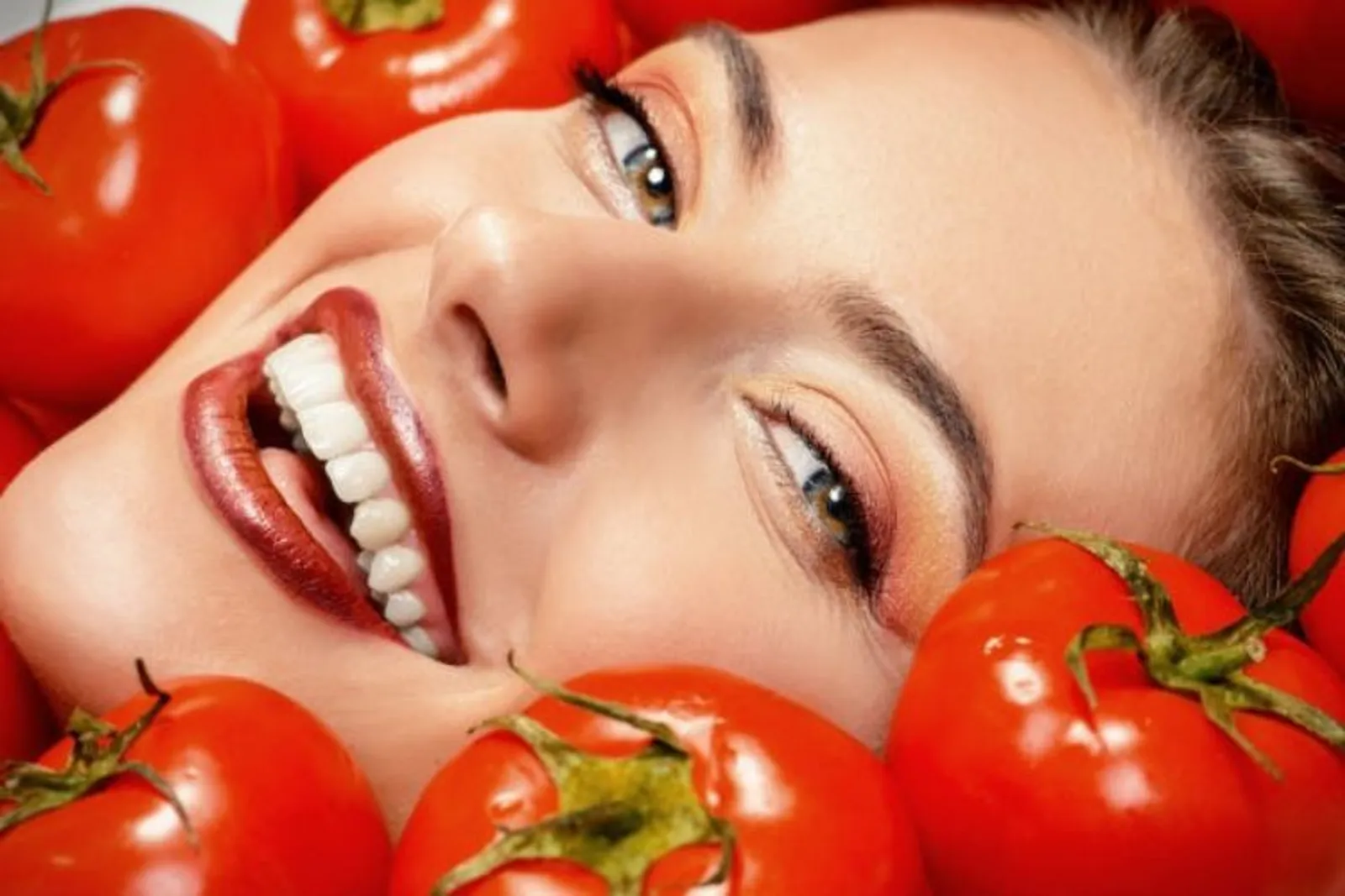 Ini Dia 7 Manfaat Masker Tomat yang Wajib Kamu Ketahui