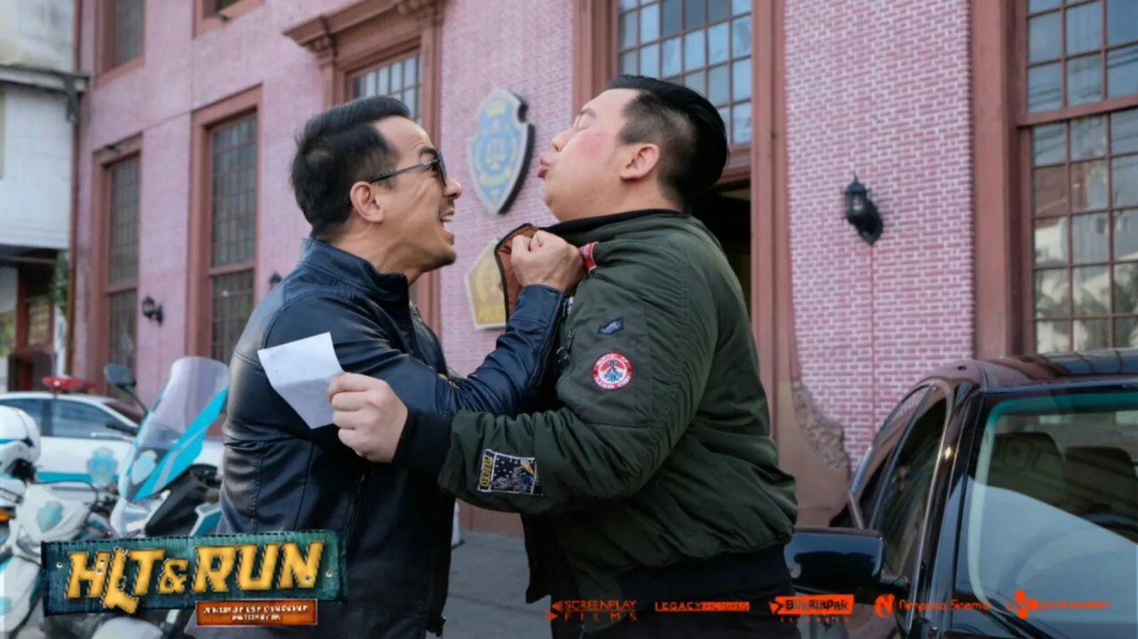Review: Hit & Run, Paket Lengkap dalam Film Komedi dan Action 