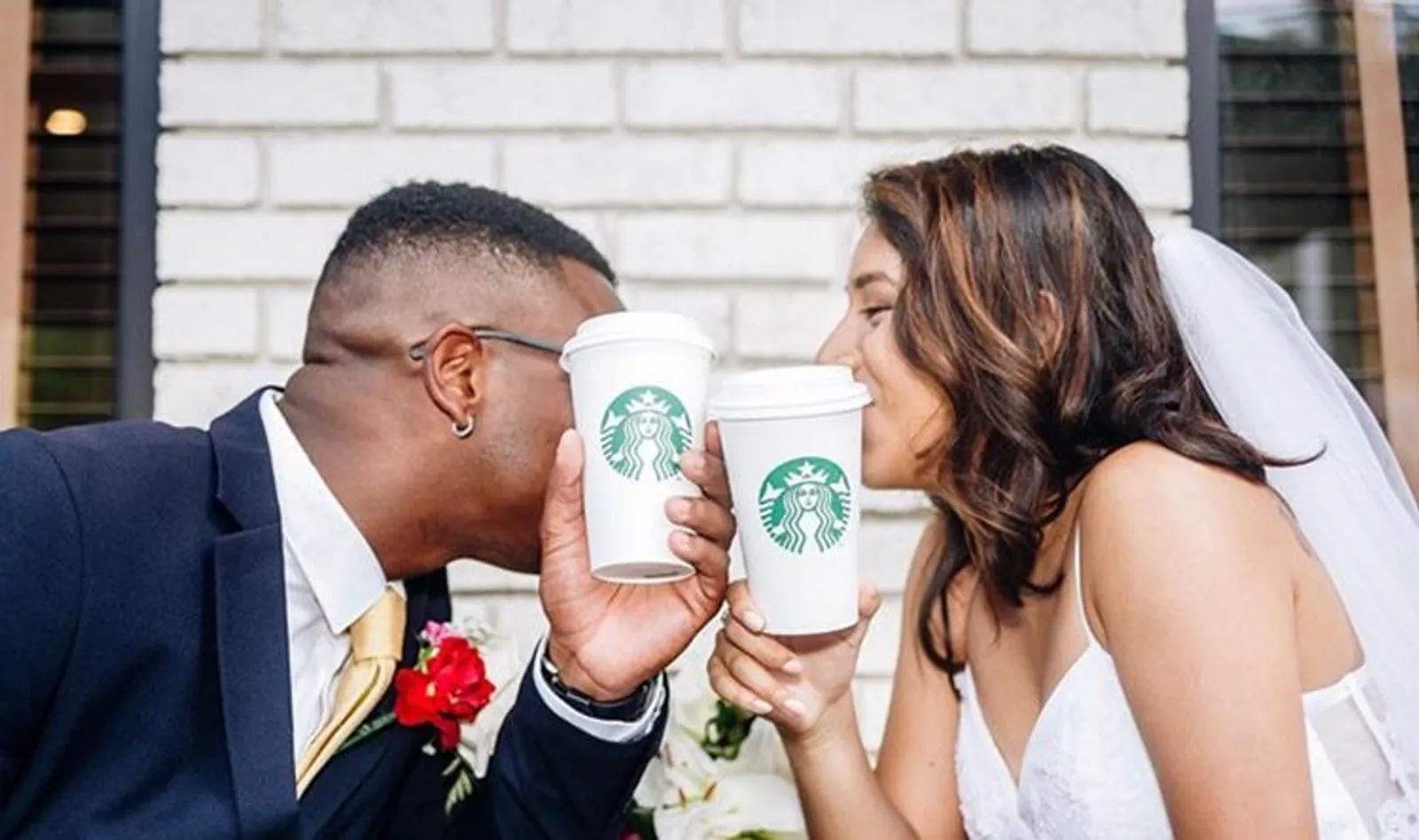 Starbucks Wedding, Saat Banyak Pasangan Memilih Menikah di Kedai Kopi