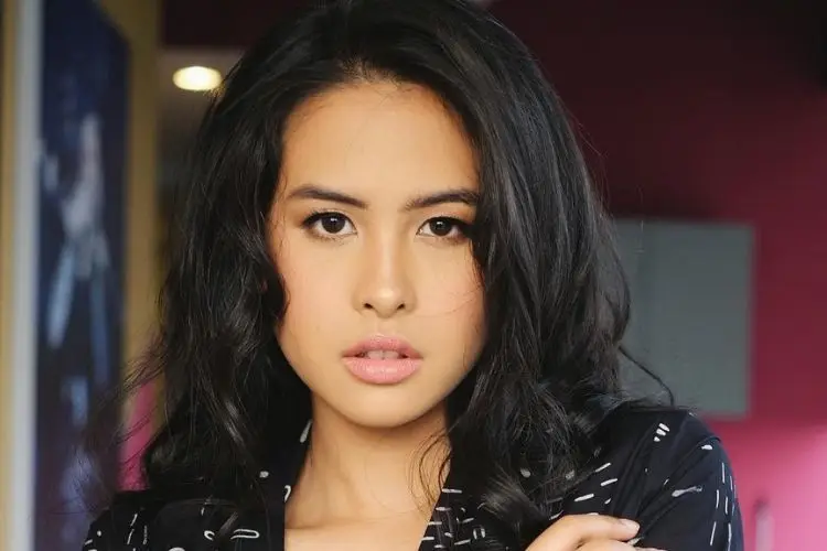 7 Inspirasi Makeup Romantic Look a la Seleb Buat Kencan dengan si Dia