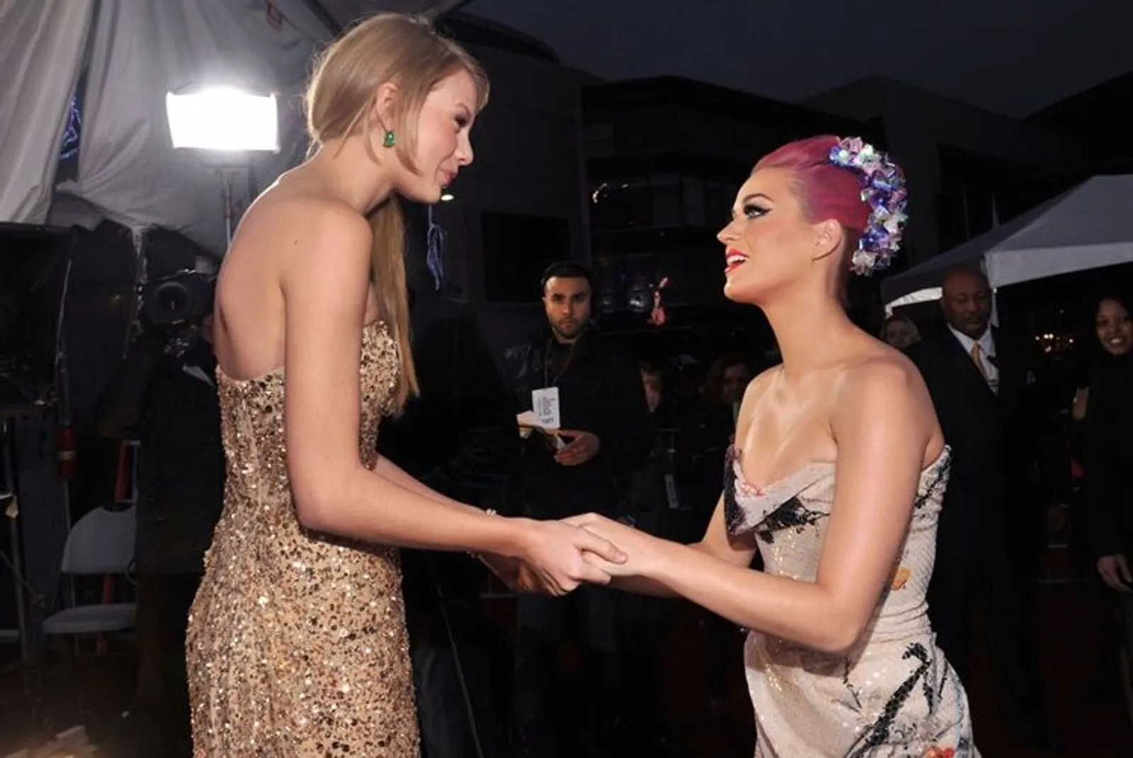 Muncul di Video Klip, Ini Cerita Katy Perry dan Taylor Swift Berdamai