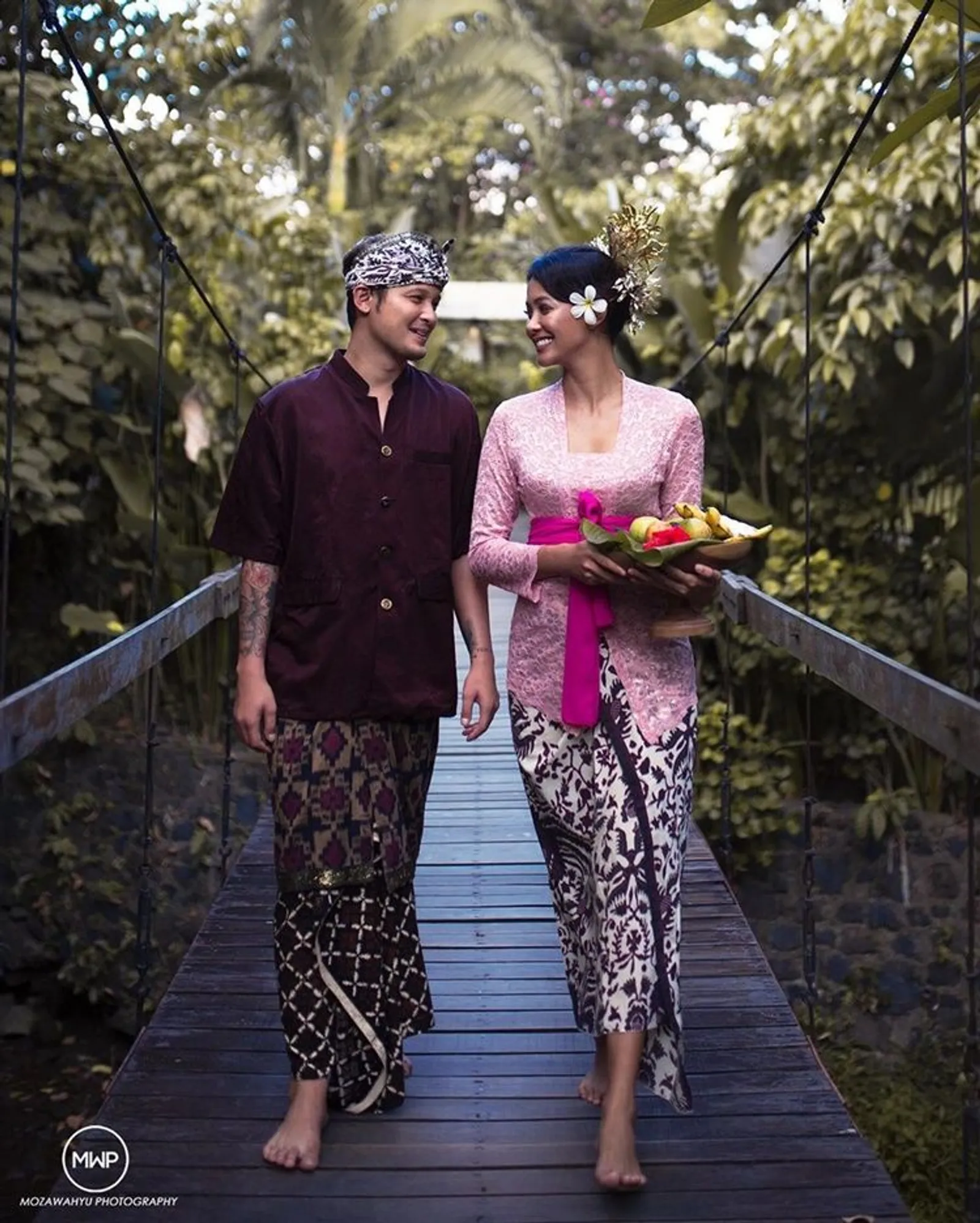 Segera Menikah, Bunga Jelitha & Syamsir Alam Lakukan Foto Pre-Wedding