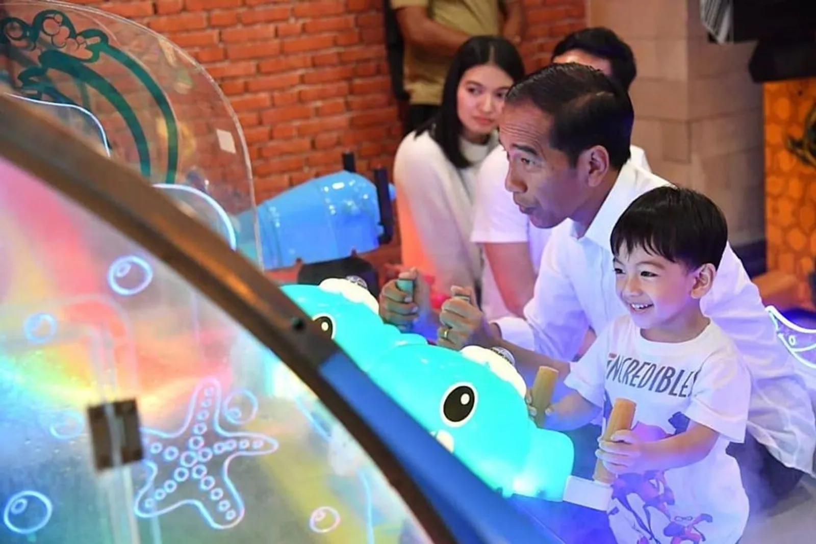Ulang Tahun, Ini Momen Hangat Jokowi dengan Keluarga