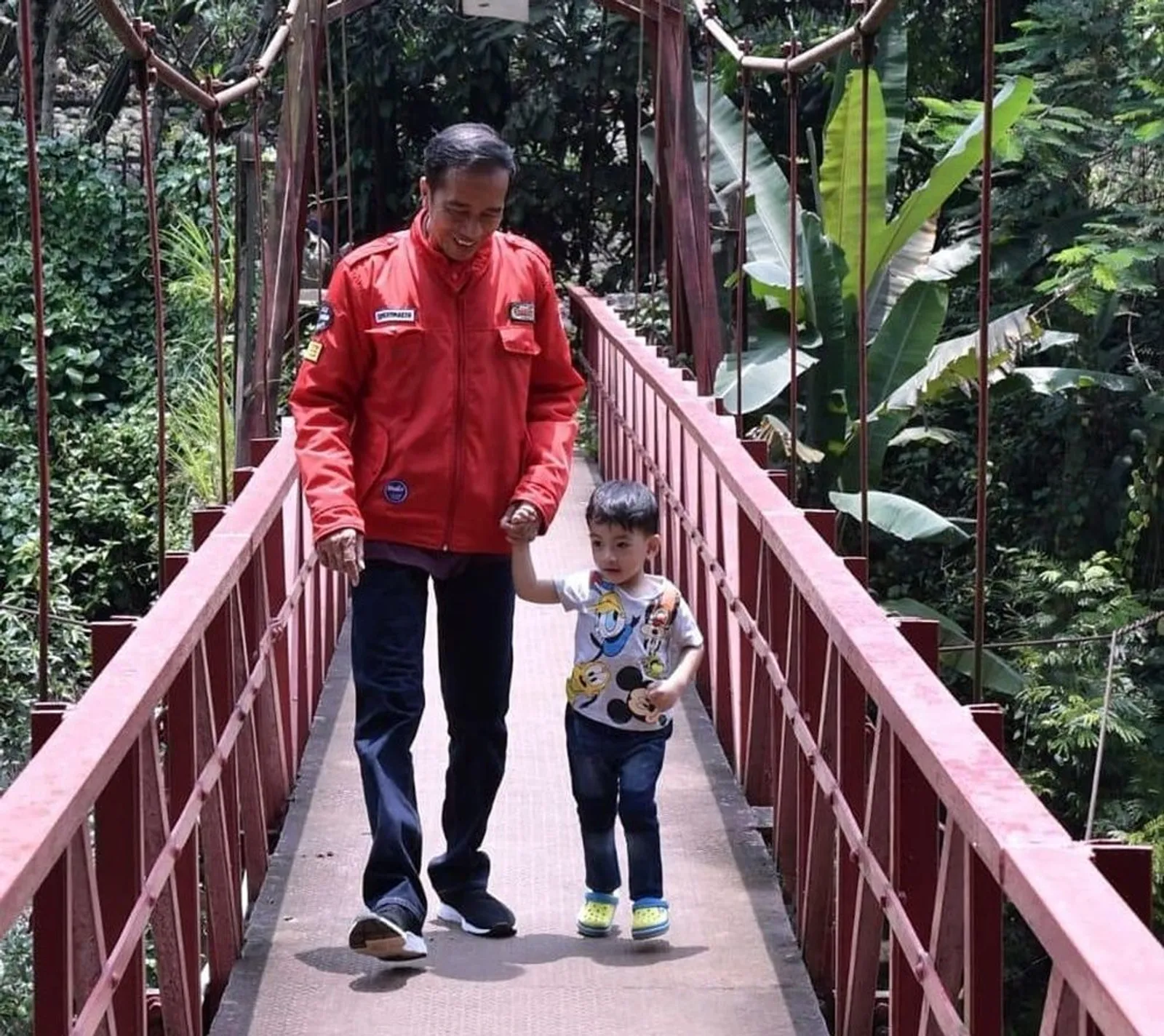 Ulang Tahun, Ini Momen Hangat Jokowi dengan Keluarga
