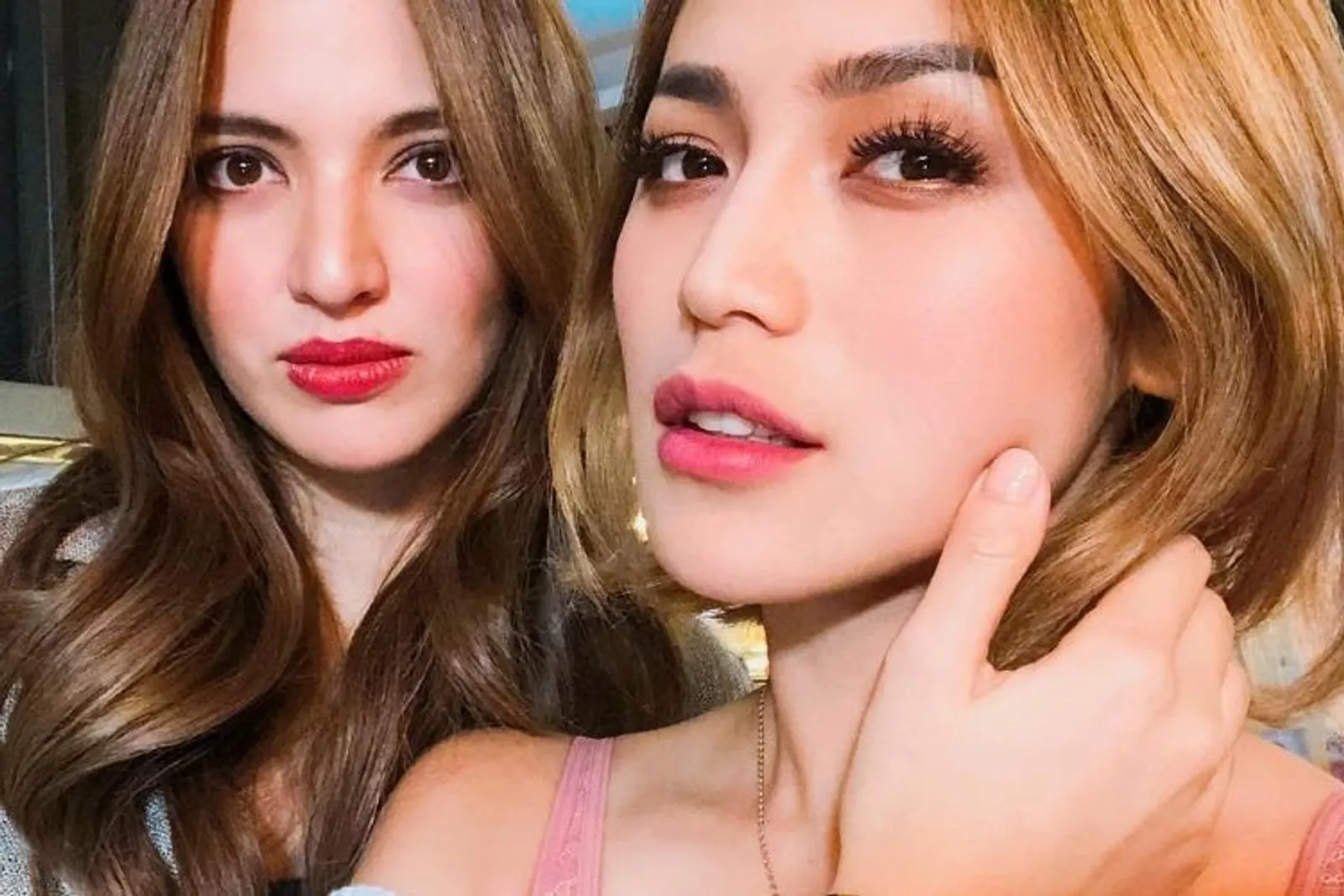 Ini Perbandingan Gaya Makeup Nia Ramadhani dan Jessica Iskandar