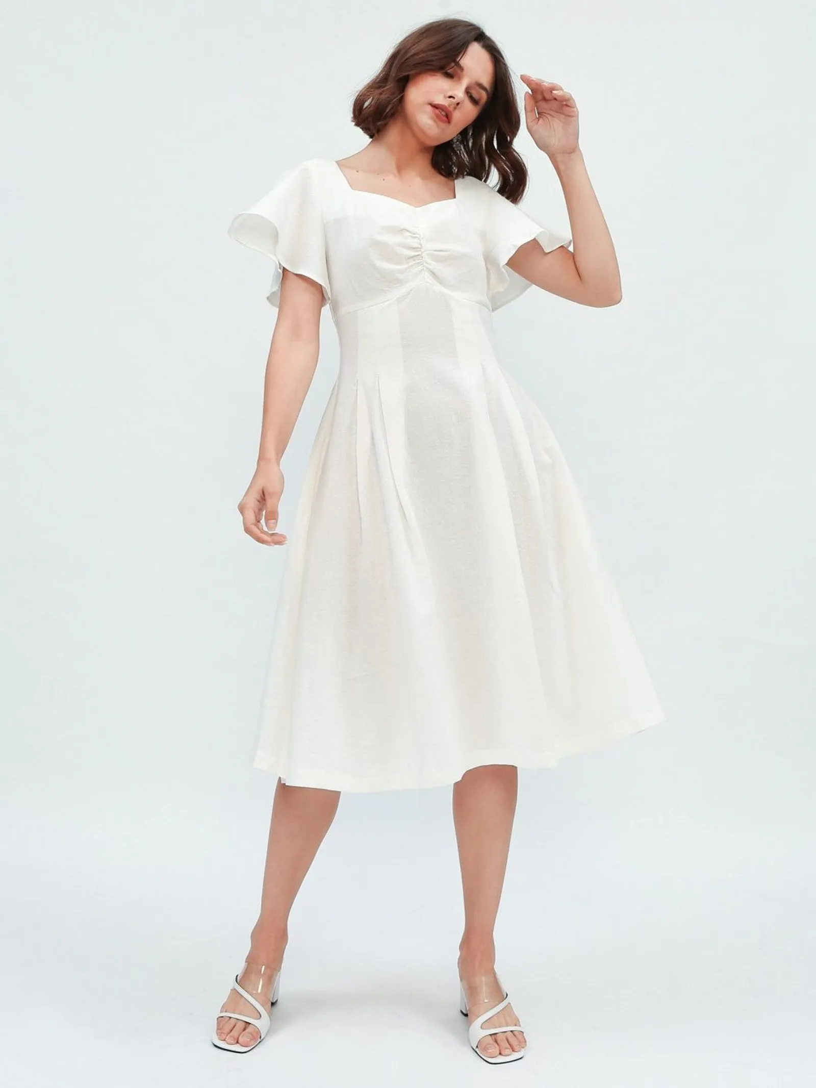 Rekomendasi Dress Putih nan Manis di Minggu Ini