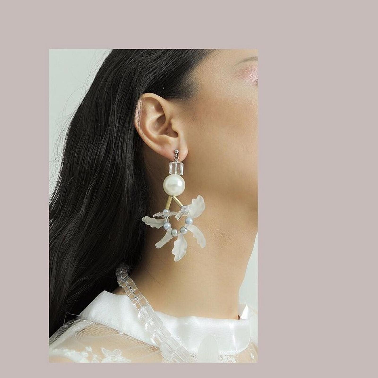 Anting-anting Gemas Ini Bikin Kamu Tambah Chic 