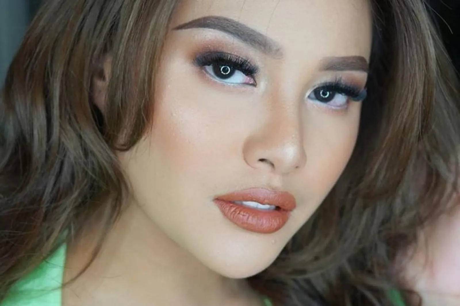 7 Inspirasi Makeup ke Pesta a la Seleb Indonesia