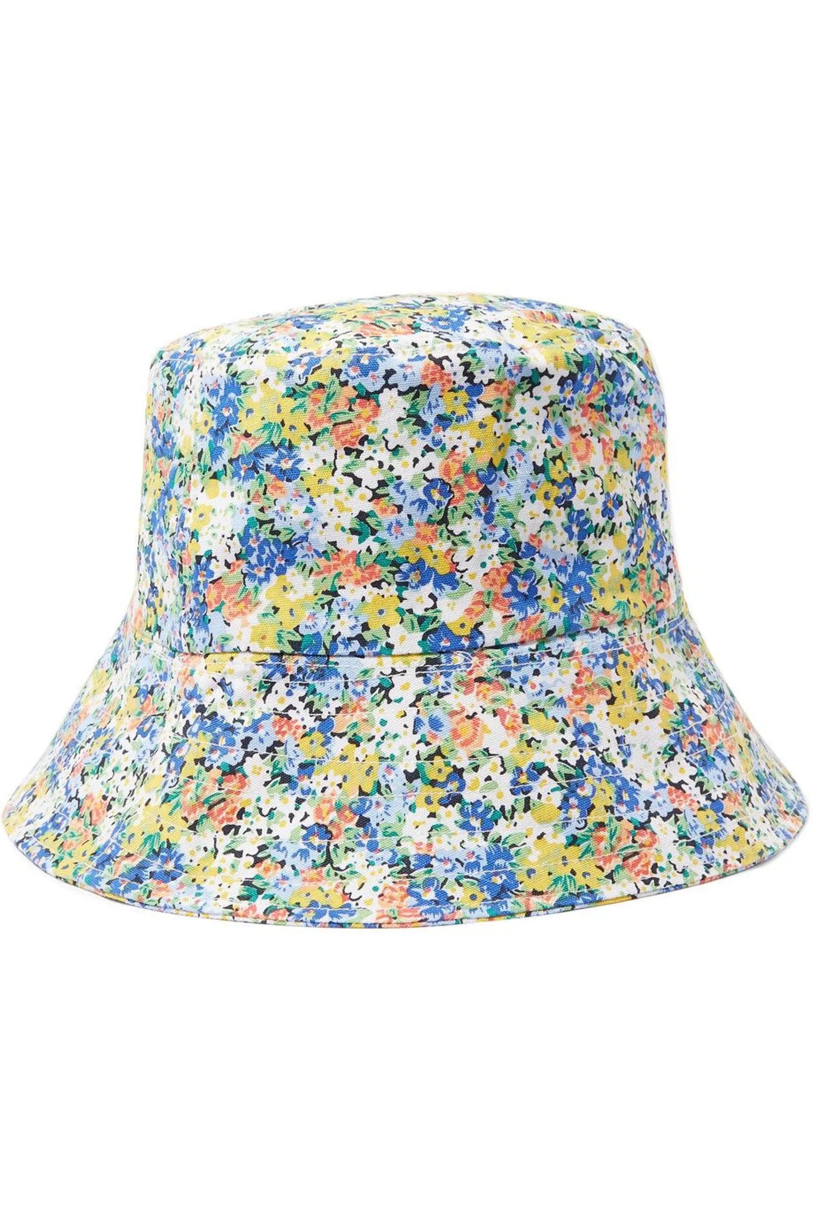 #PopbelaOOTD: Bucket Hat yang Cocok Dipadukan dengan Summer Dress