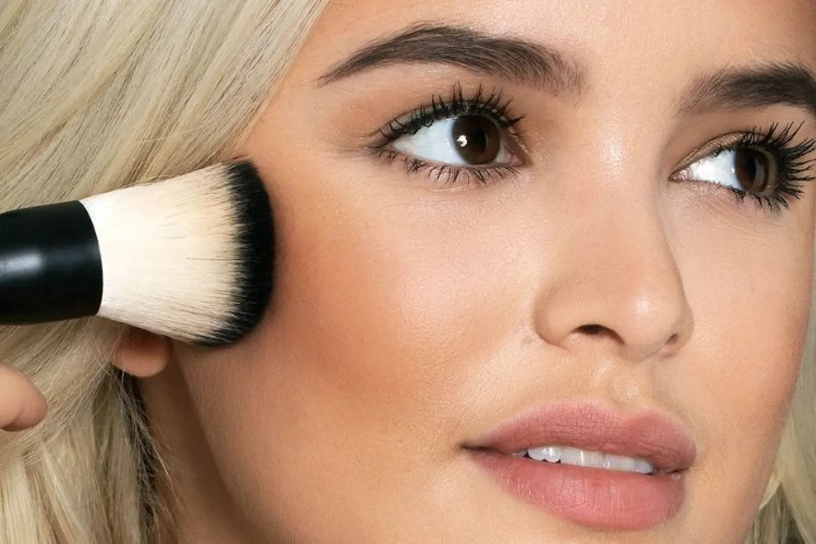 5 Tips Makeup untuk Kamu Pemilik Kulit Eksotis