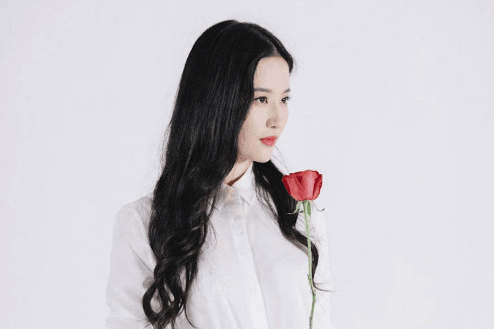 7 Potret Liu Yifei, Pemeran Mulan yang Sukses Mencuri Perhatian