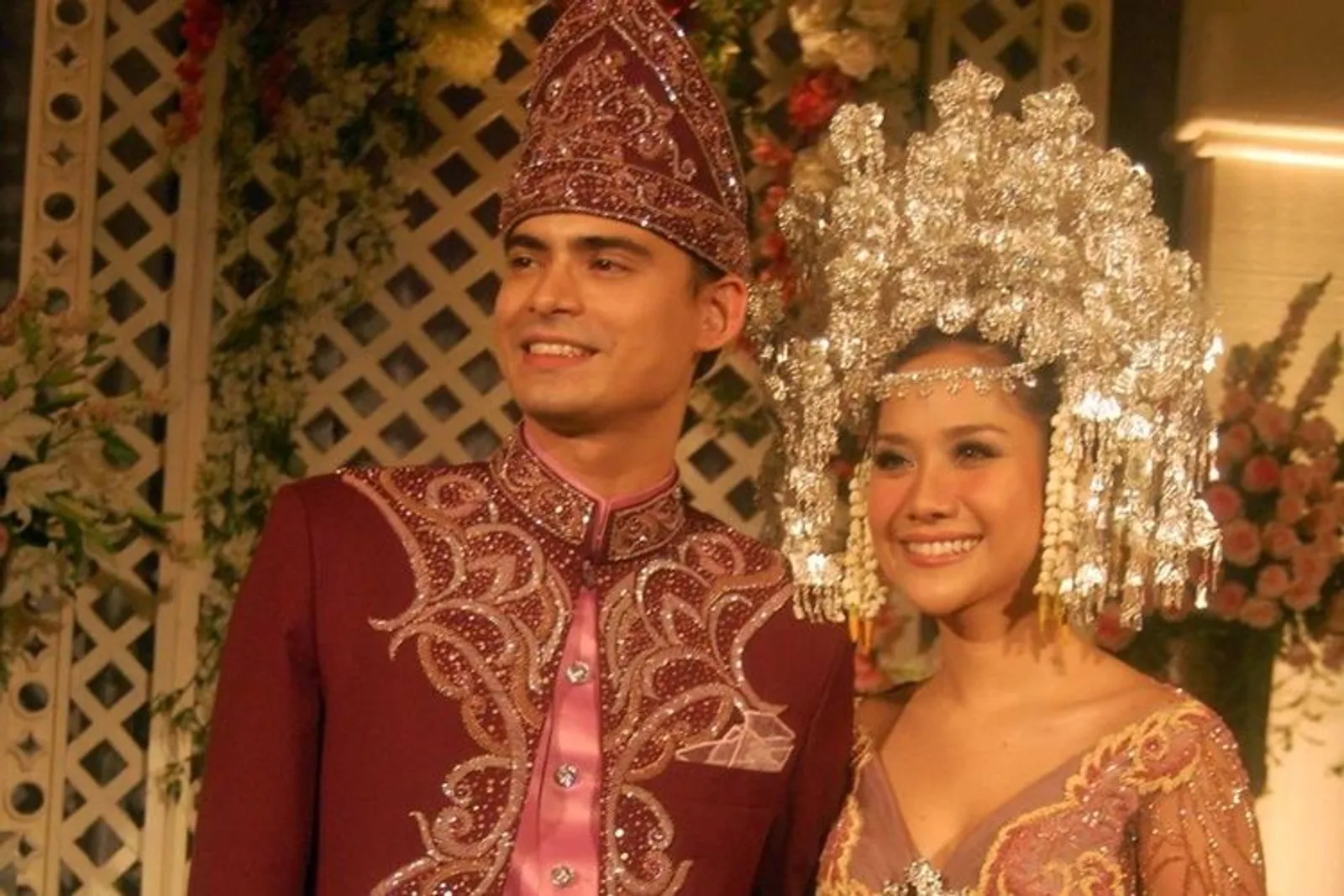 16 Pasangan Artis yang Menikah dengan Adat Minang, Ada Sivia Azizah