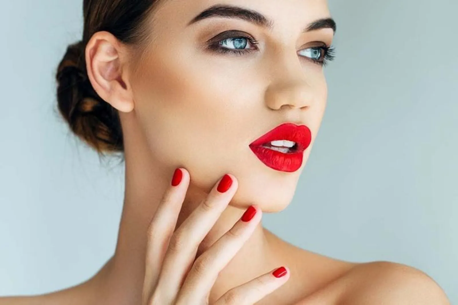 9 Cara Mudah Memerahkan Bibir Hitam Secara Alami