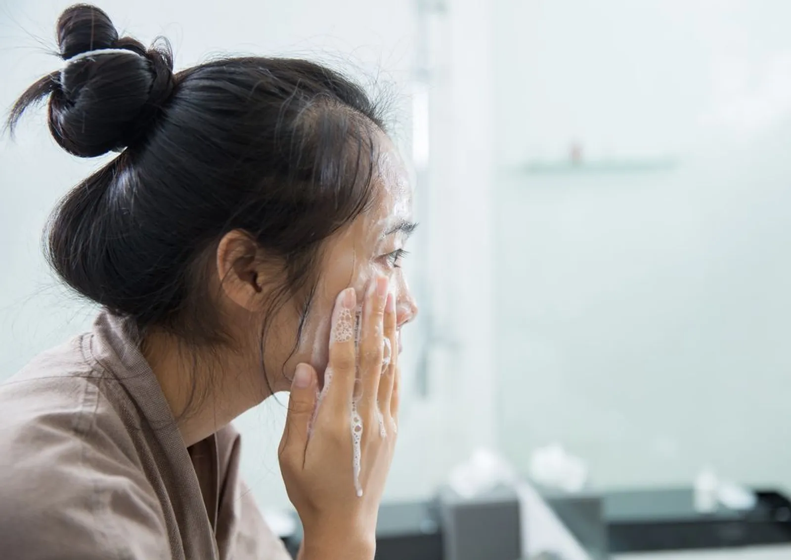 5 Hal yang Harus Kamu Perhatikan Saat Memilih Facial Wash