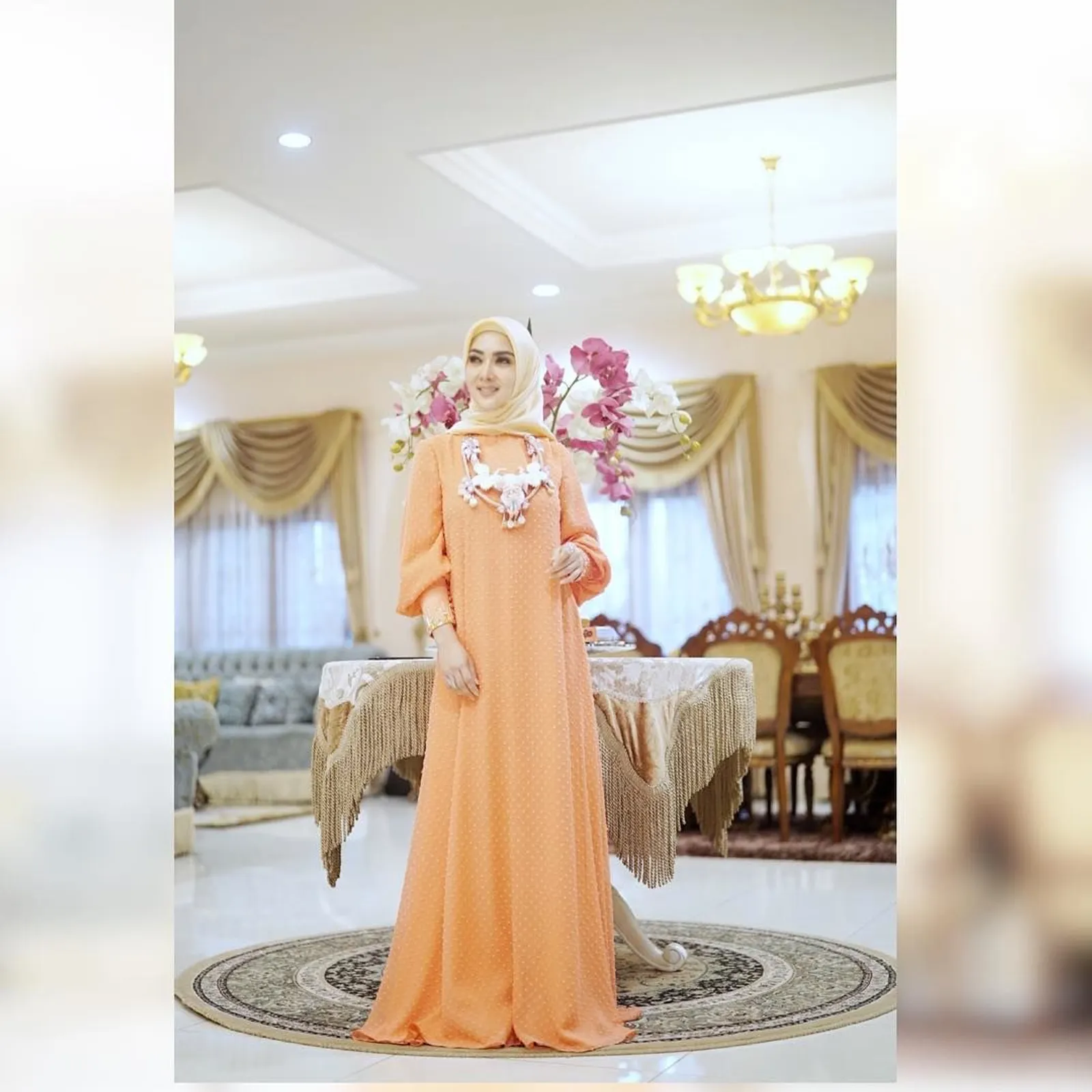 Trik Padu-padan Hijab yang Elegan a la Syahrini