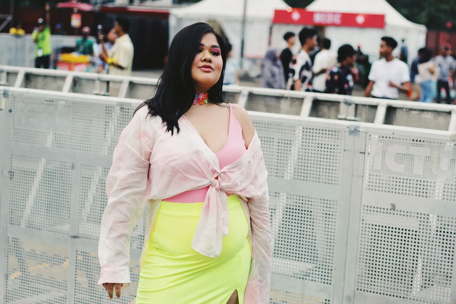 Potret Street Style di We The Fest 2019 - Day 1