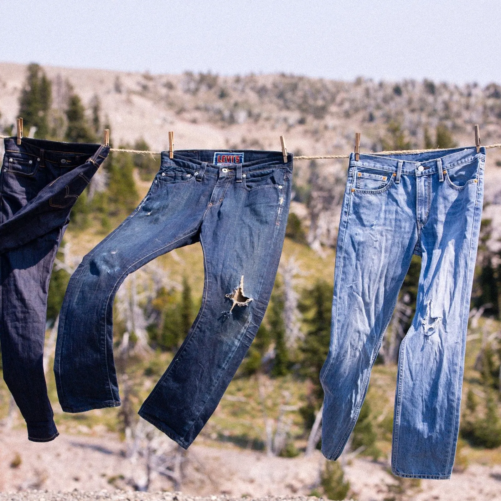 Agar Tetap Awet, Begini Cara Merawat Celana Jeans yang Harus Kamu Tahu
