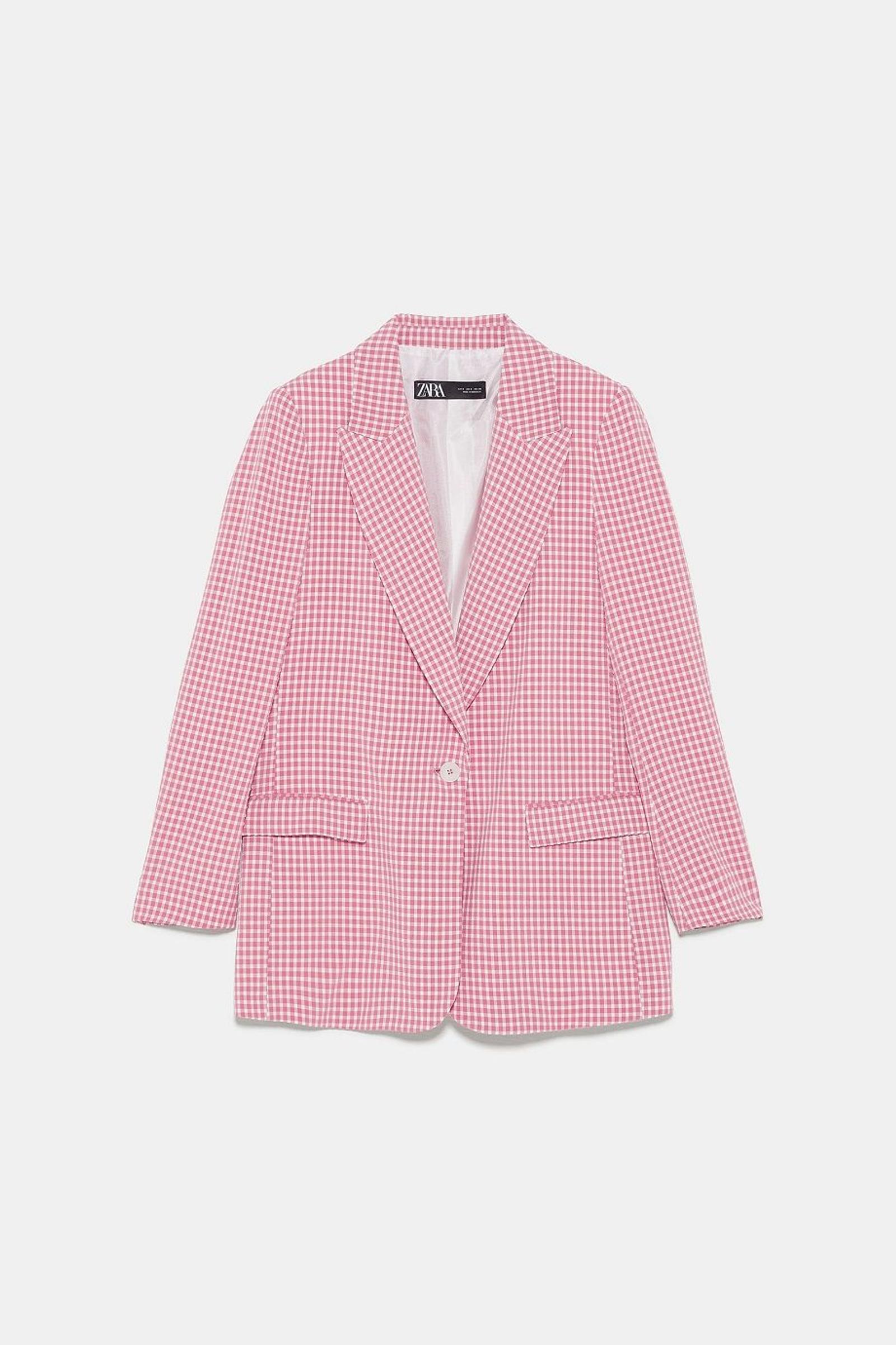 #PopbelaOOTD: Blazer Statement Ini Bikin Gayamu Paling Keren