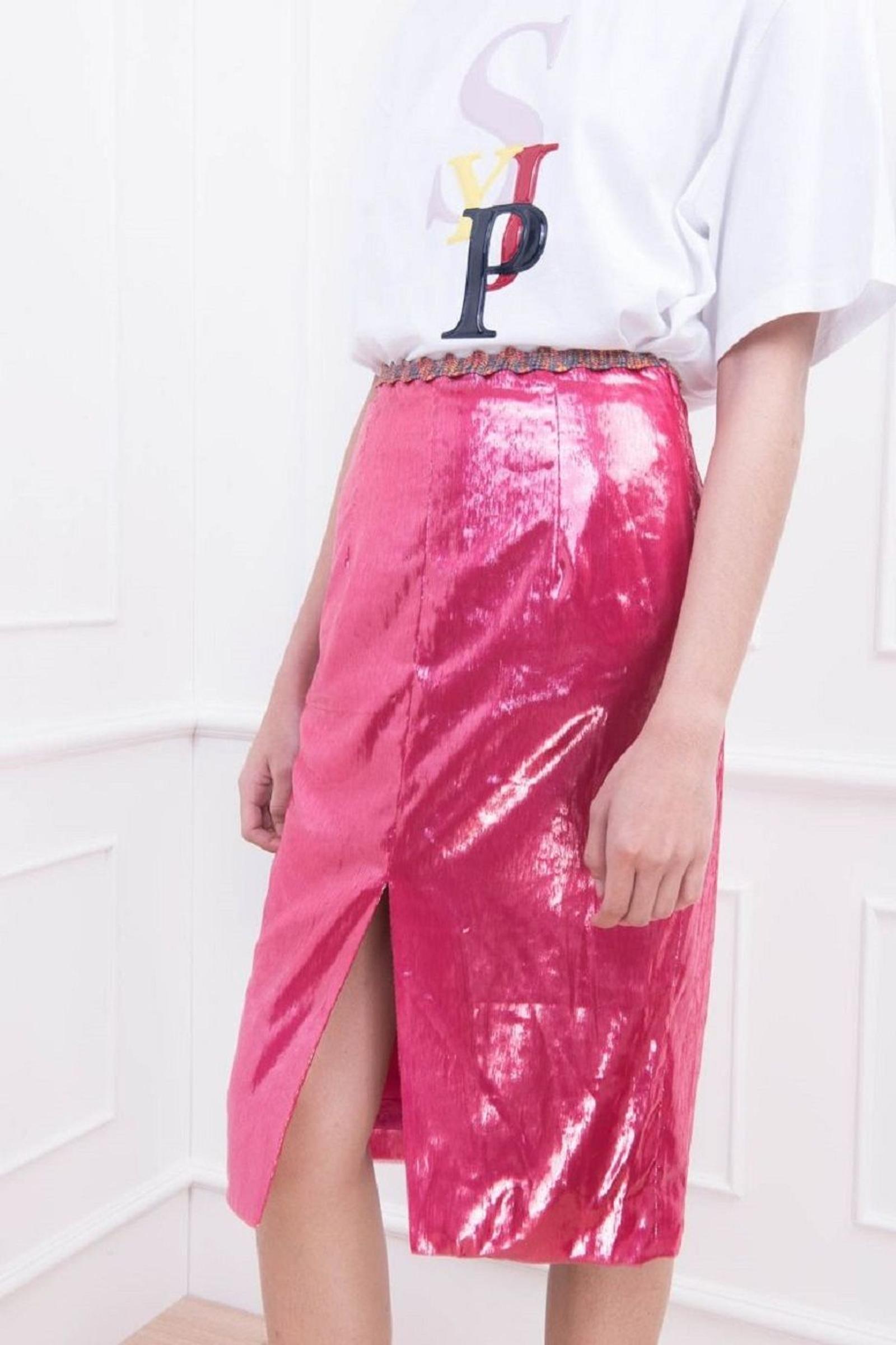 #PopbelaOOTD: Tampil Catchy Saat Party dengan Busana Warna Pink