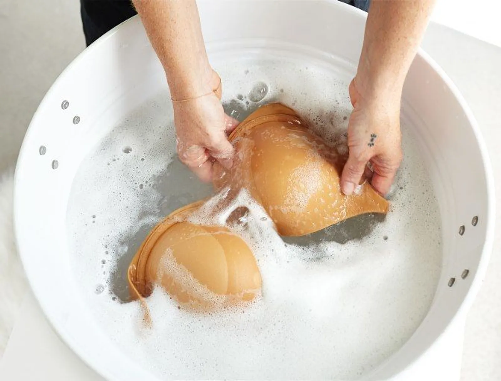 4 Cara Mencuci Bra yang Benar Supaya Awet