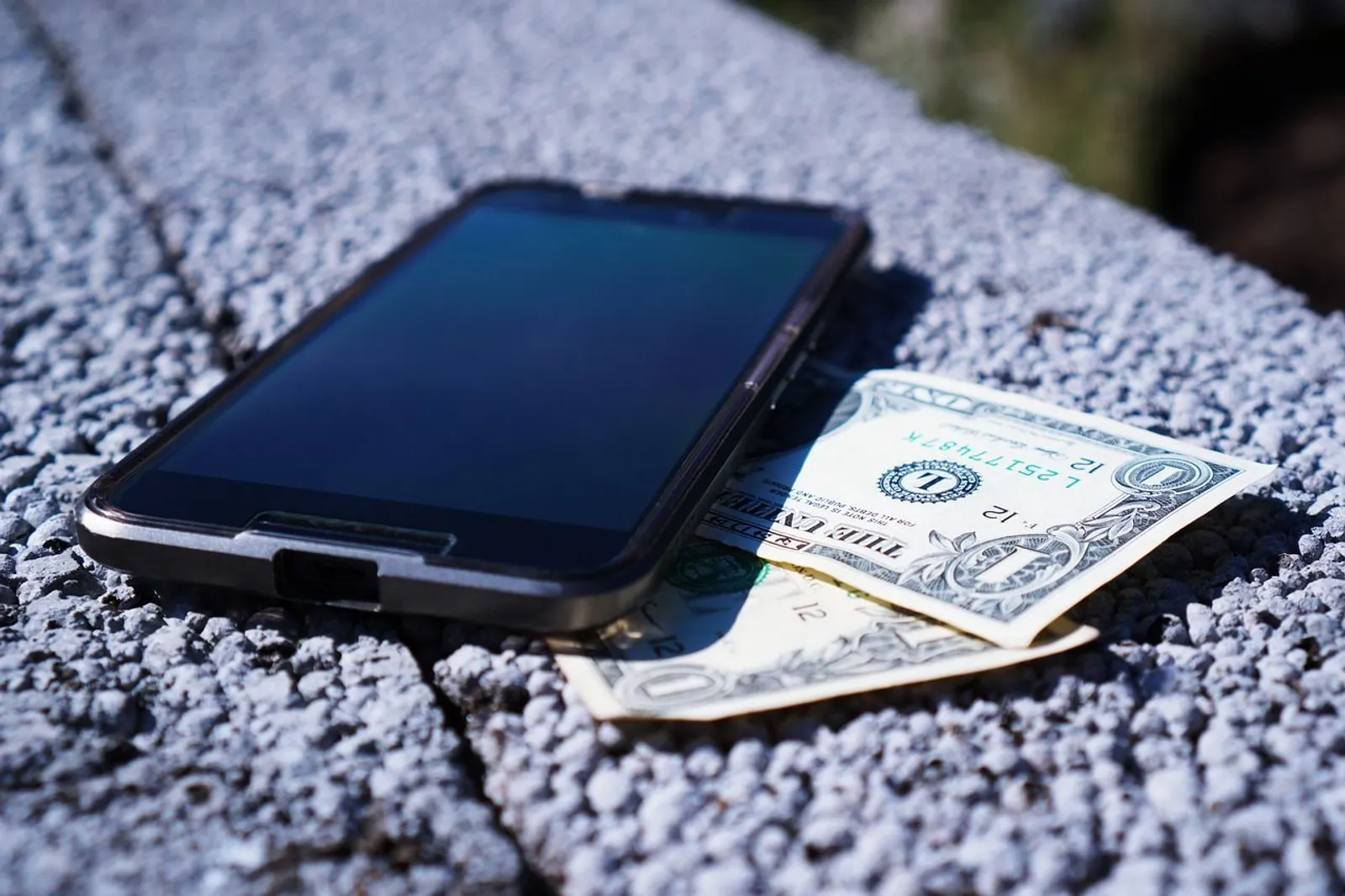 4 Tips Aman dalam Menggunakan Aplikasi Dompet Digital