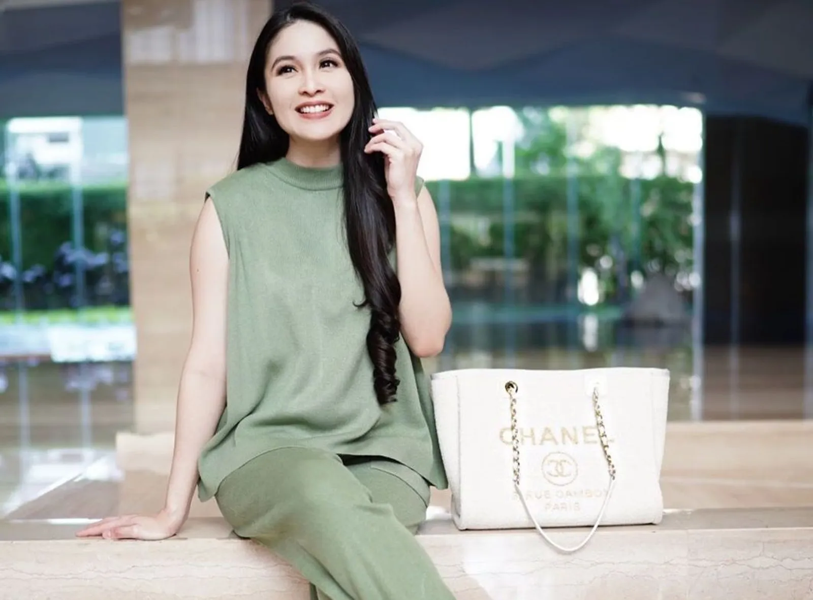 10 Bukti Sandra Dewi 'Princess' Indonesia, Hidup Bak Cerita Dongeng