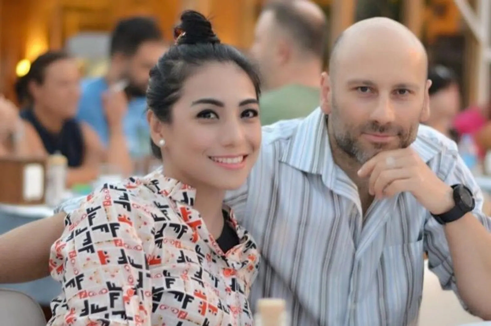 Dinikahi Laki-Laki Turki, Ini 10 Potret Bahagia Siti 'KDI' dan Suami