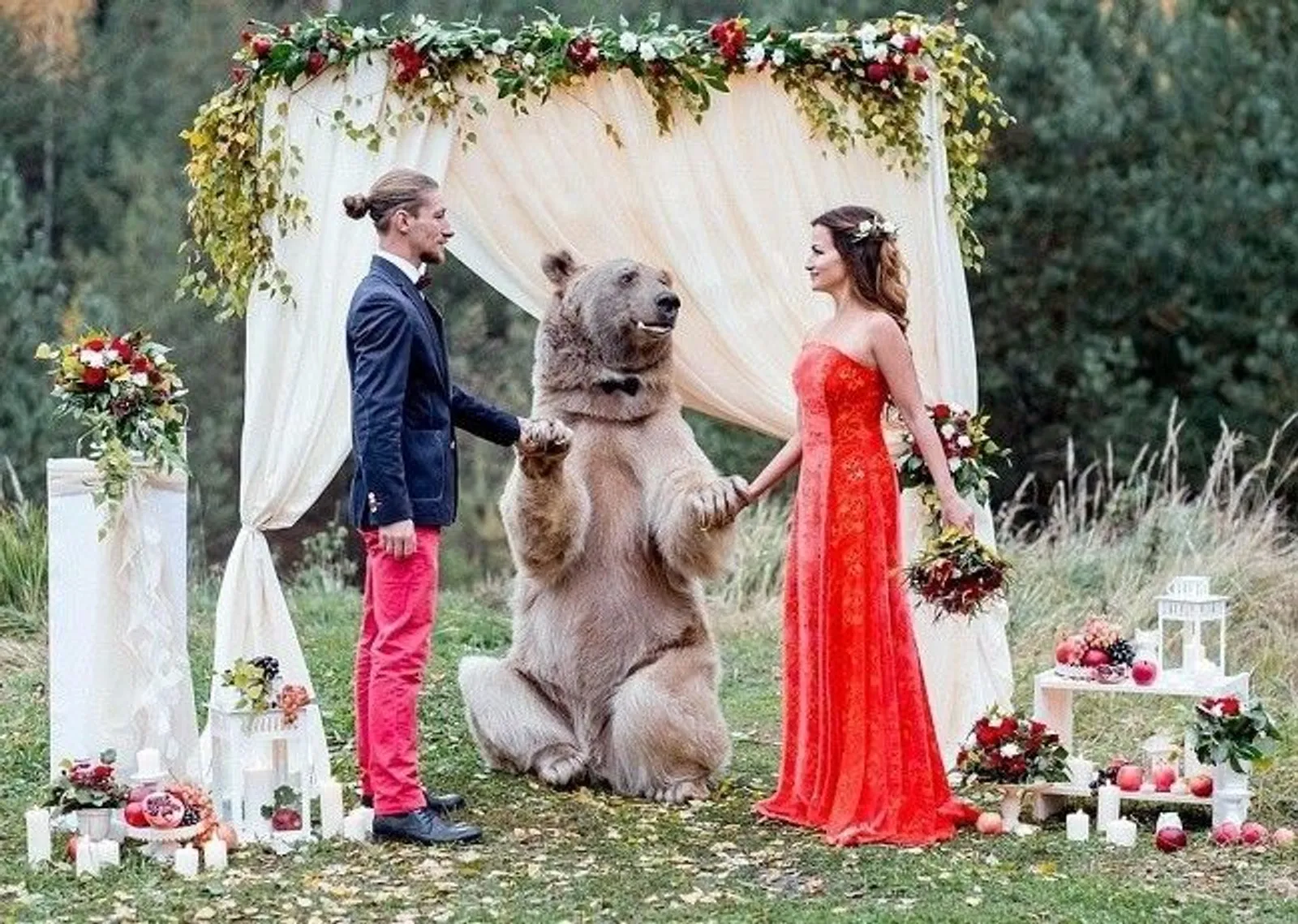 Jangan Biarkan 9 Foto Pernikahan Super Lucu Ini Bikin Kamu Gagal Fokus