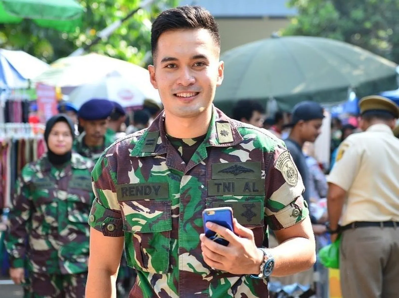 Kini Jadi TNI AL, 10 Potret Terbaru Rendy "Ganteng-Ganteng Serigala"