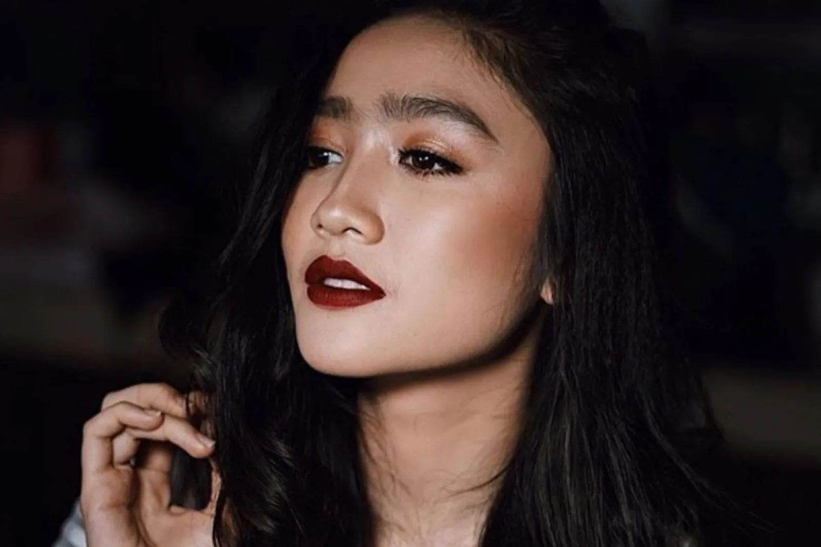 Memukau, 7 Artis Indonesia Ini Tampil Berani dengan Lipstik Merah