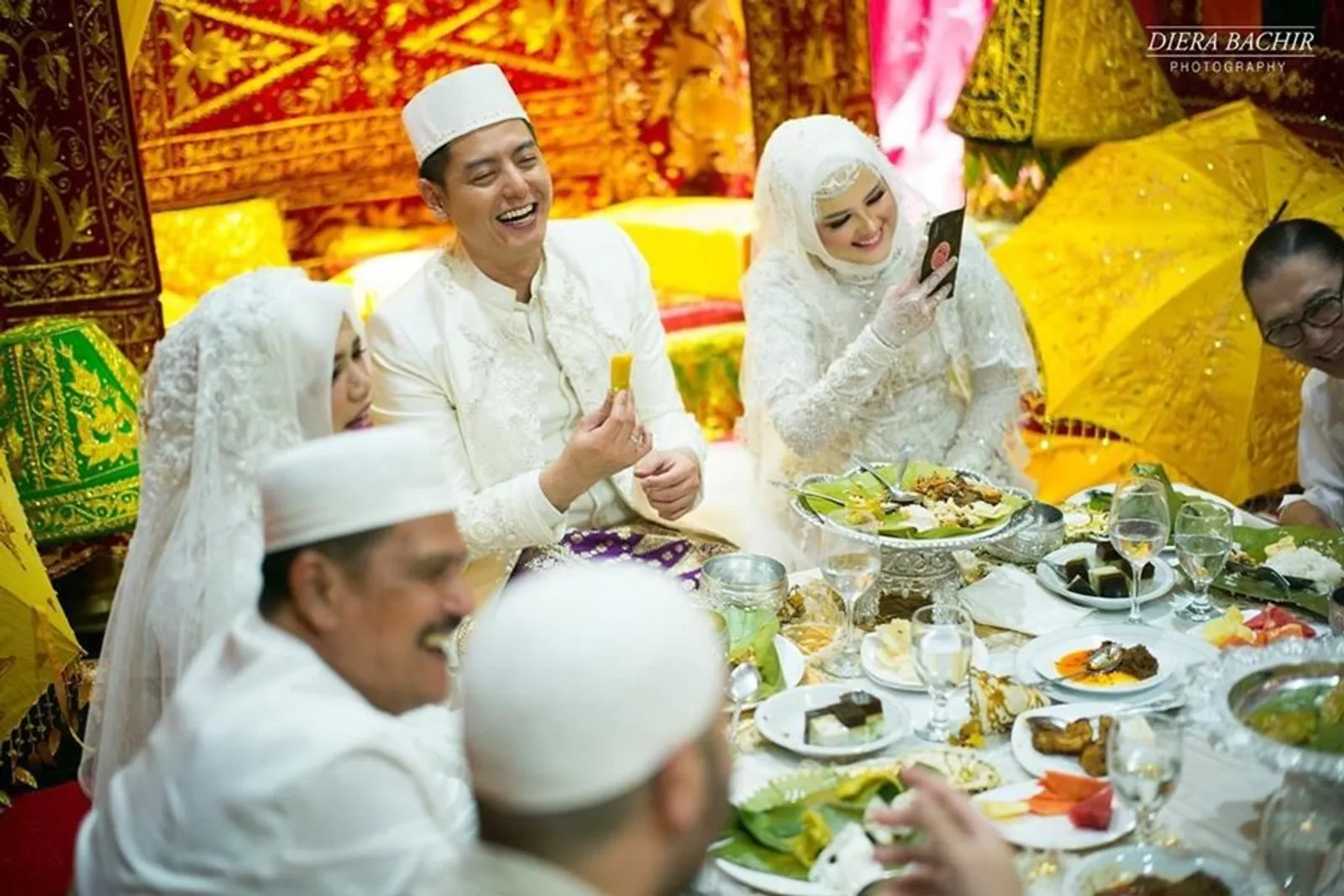 Foto Pernikahan Cut Meyriska - Roger Danuarta yang Bikin Netizen Kagum