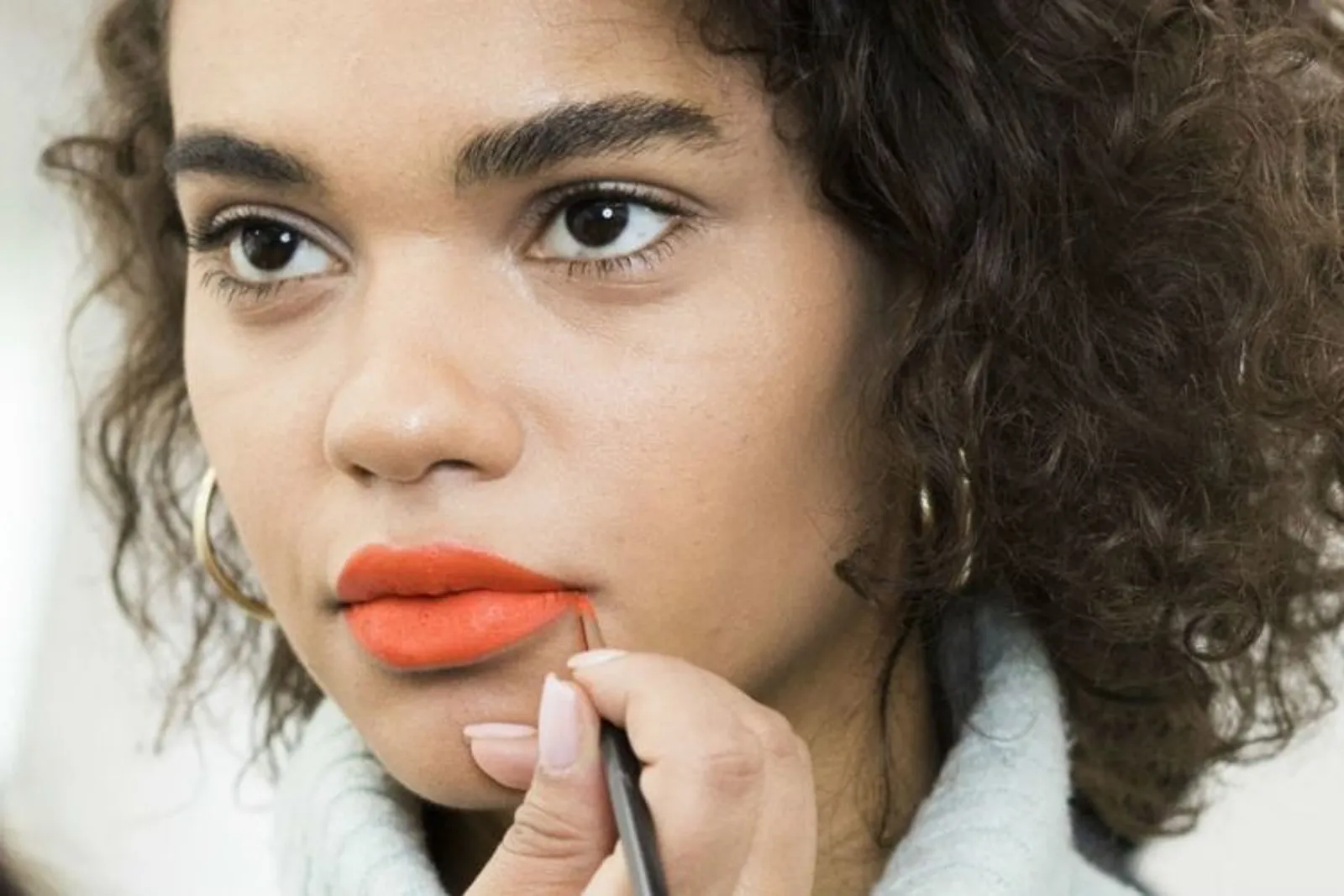Sempurnakan Riasan Bibirmu dengan 7 Rekomendasi Lip Liner Terbaik Ini