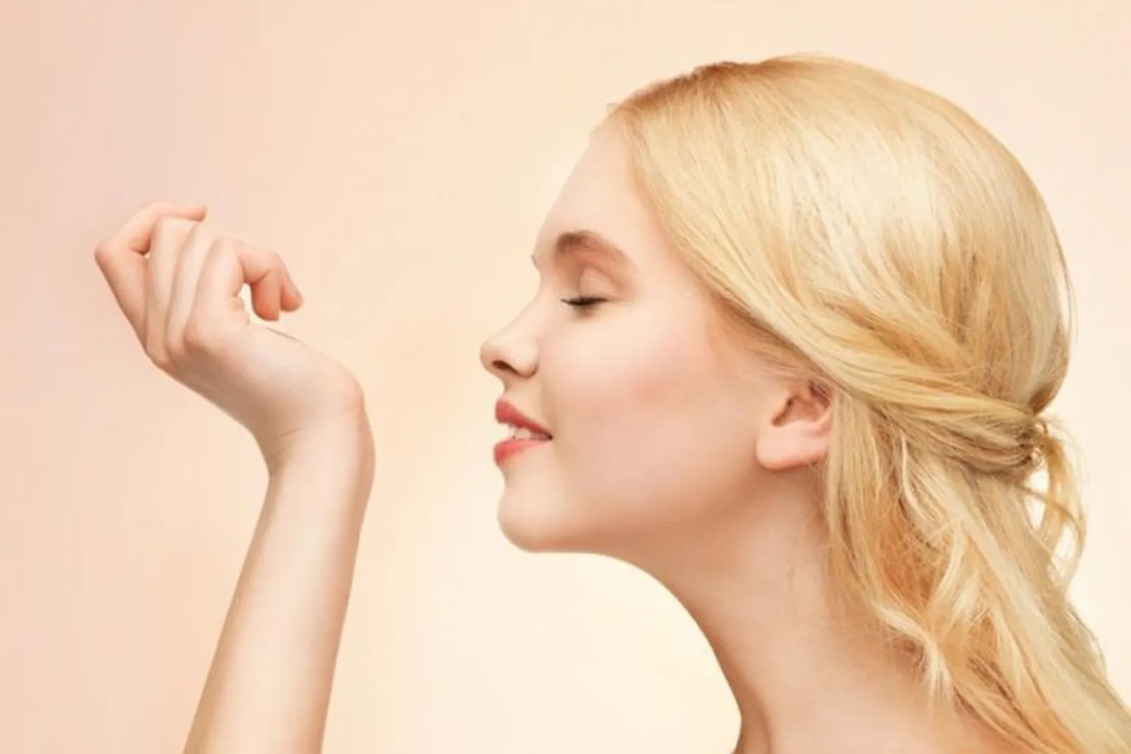 6 Cara Membuat Tubuhmu Wangi Setiap Saat, Nggak Cuma Pakai Parfum!
