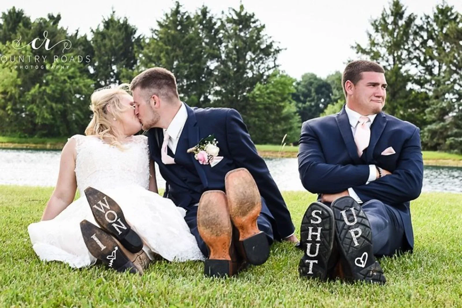 Kocak! Ini 12 Foto Pernikahan yang Menggelitik dan Nggak Disangka