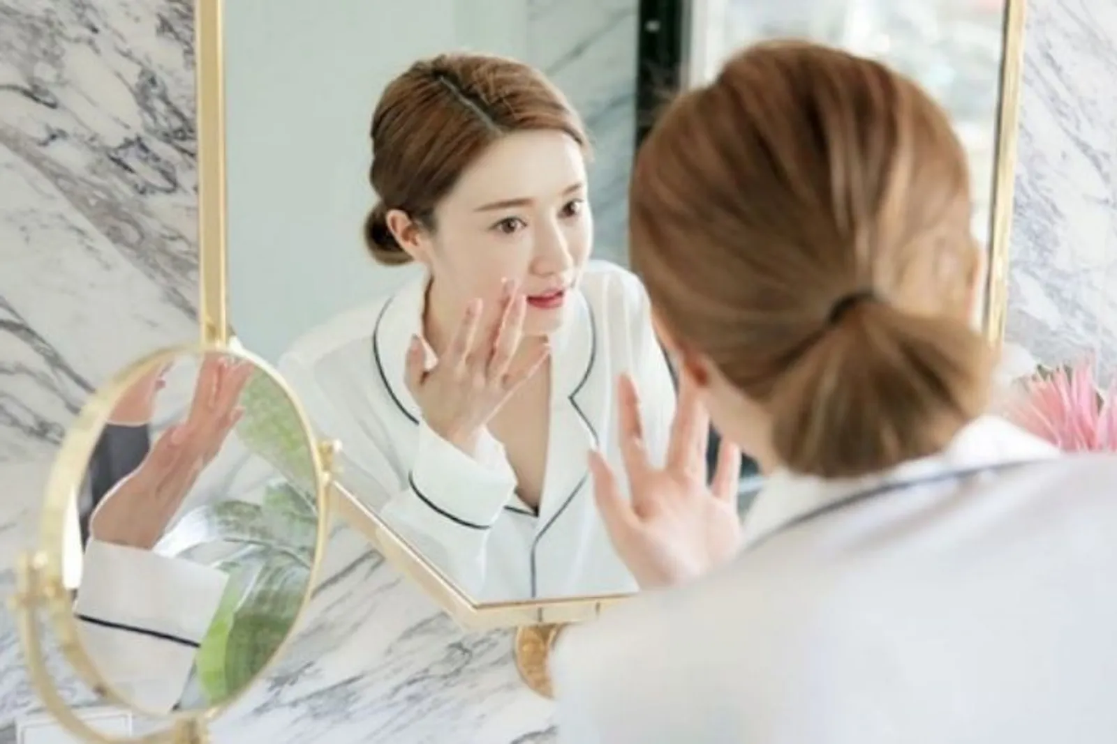 Mudah Banget, Inilah Cara Makeup a la Korea untuk Pemula