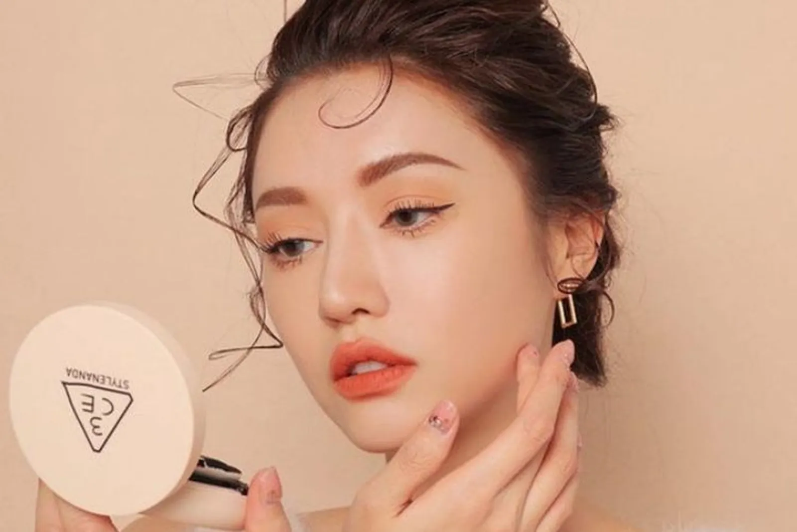 Mudah Banget, Inilah Cara Makeup a la Korea untuk Pemula