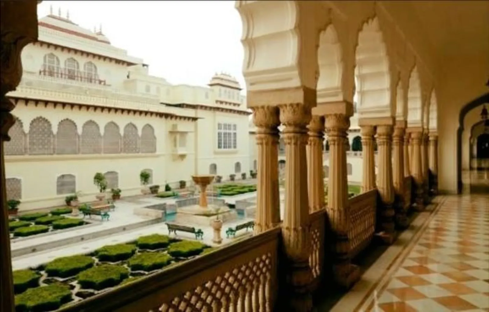 Bak Istana Dongeng, 15 Potret Rumah Kareena Kapoor dan Saif Ali Khan