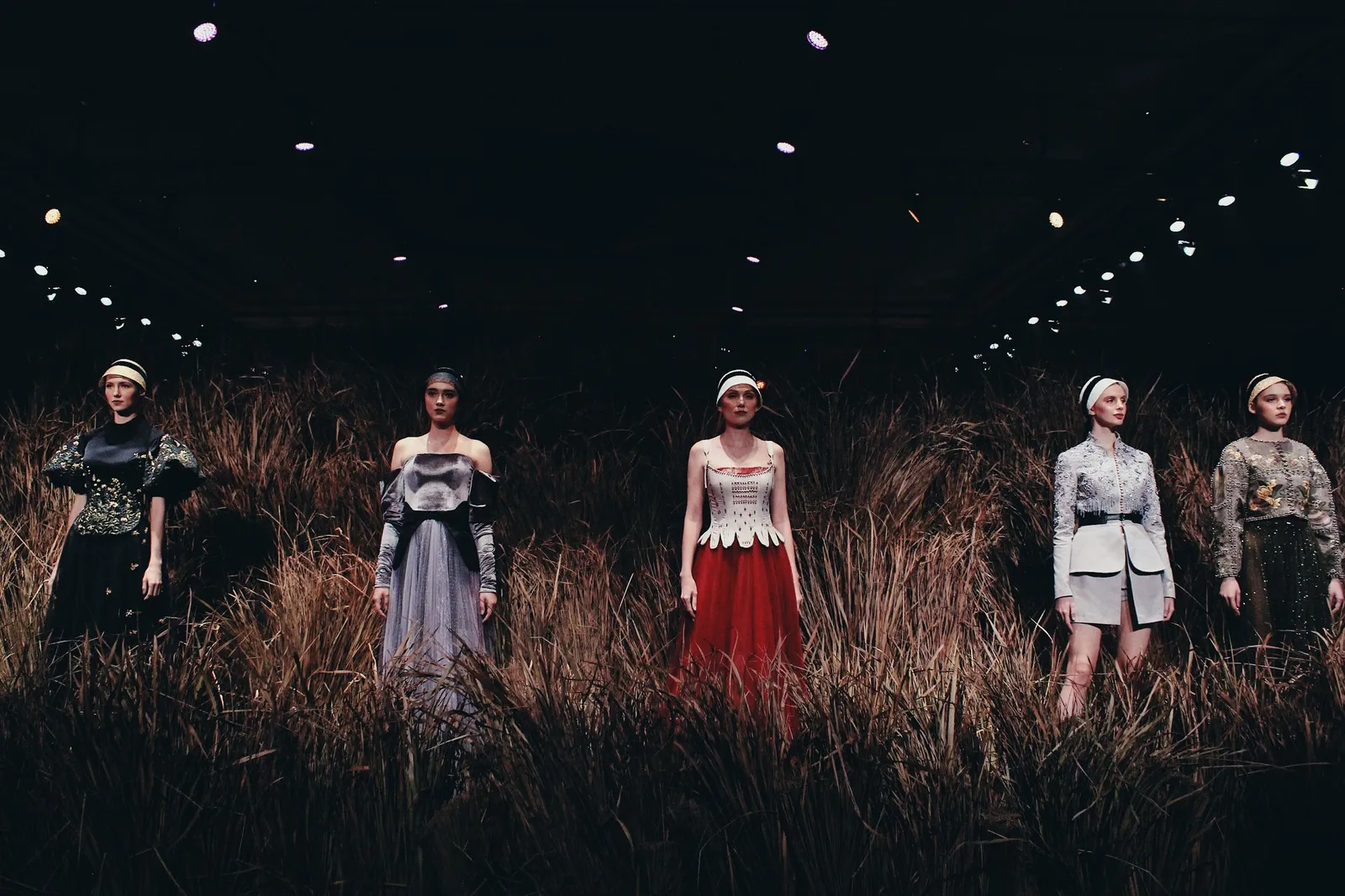 Review Fashion: Show Terbaik Desainer Indonesia Selama Seminggu Ini