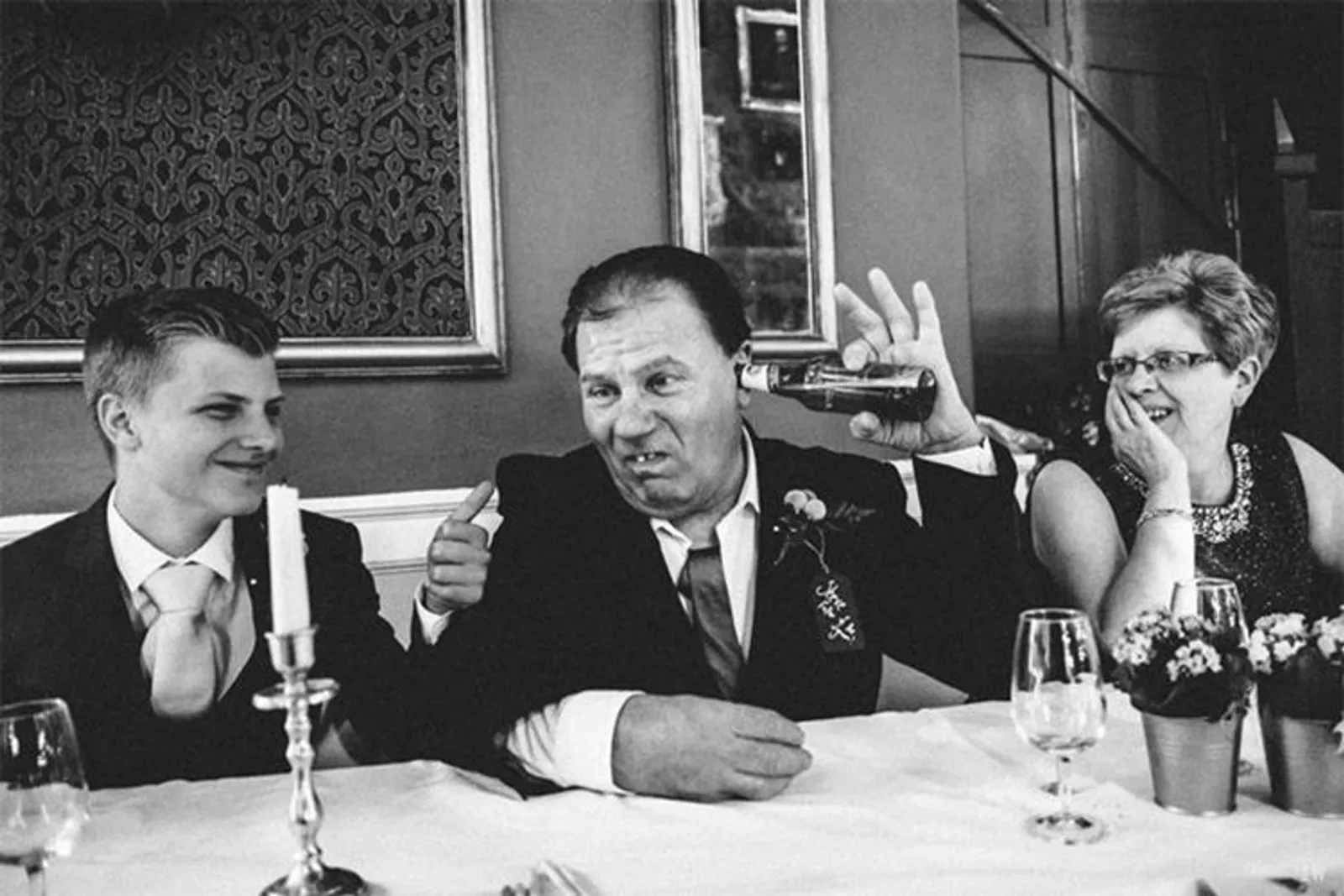 Kocak! 13 Foto Ini Tunjukkan 'Kekacauan' Pernikahan yang Bikin Tertawa