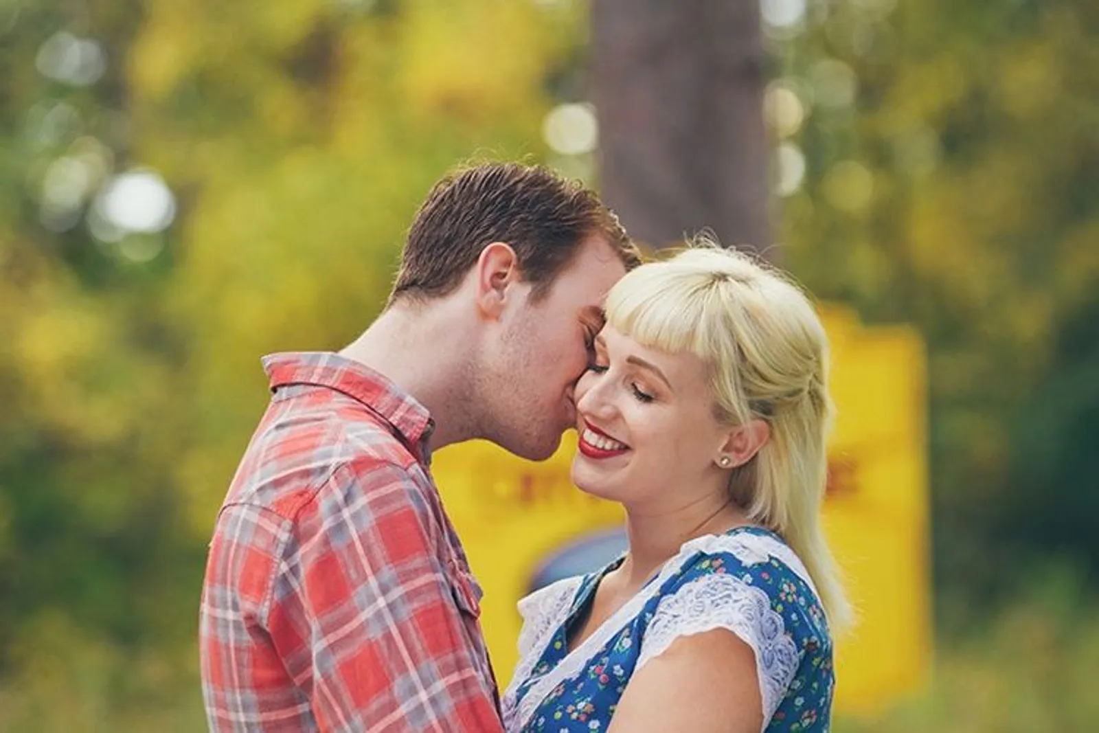 Bukan Romantis, 10 Foto Pertunangan Bertema Horor Ini Berakhir Tragis