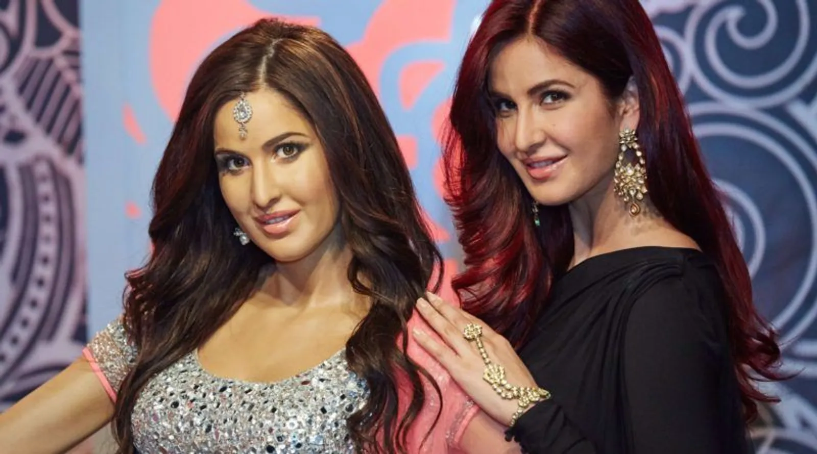 Mirip, 9 Selebriti Bollywood Ini Bersanding dengan Patung Lilin Mereka